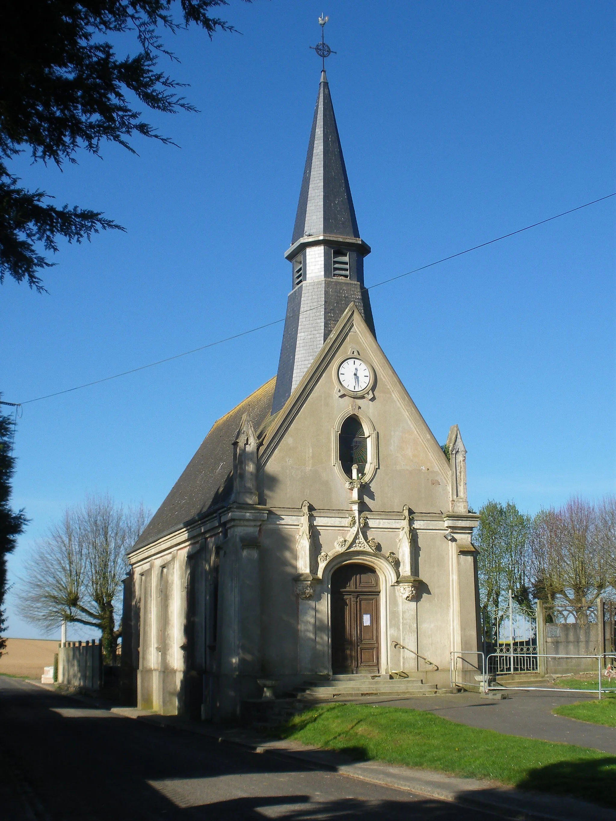 Photo showing: Vue de l'église Saint-Martin d'Hannescamps.