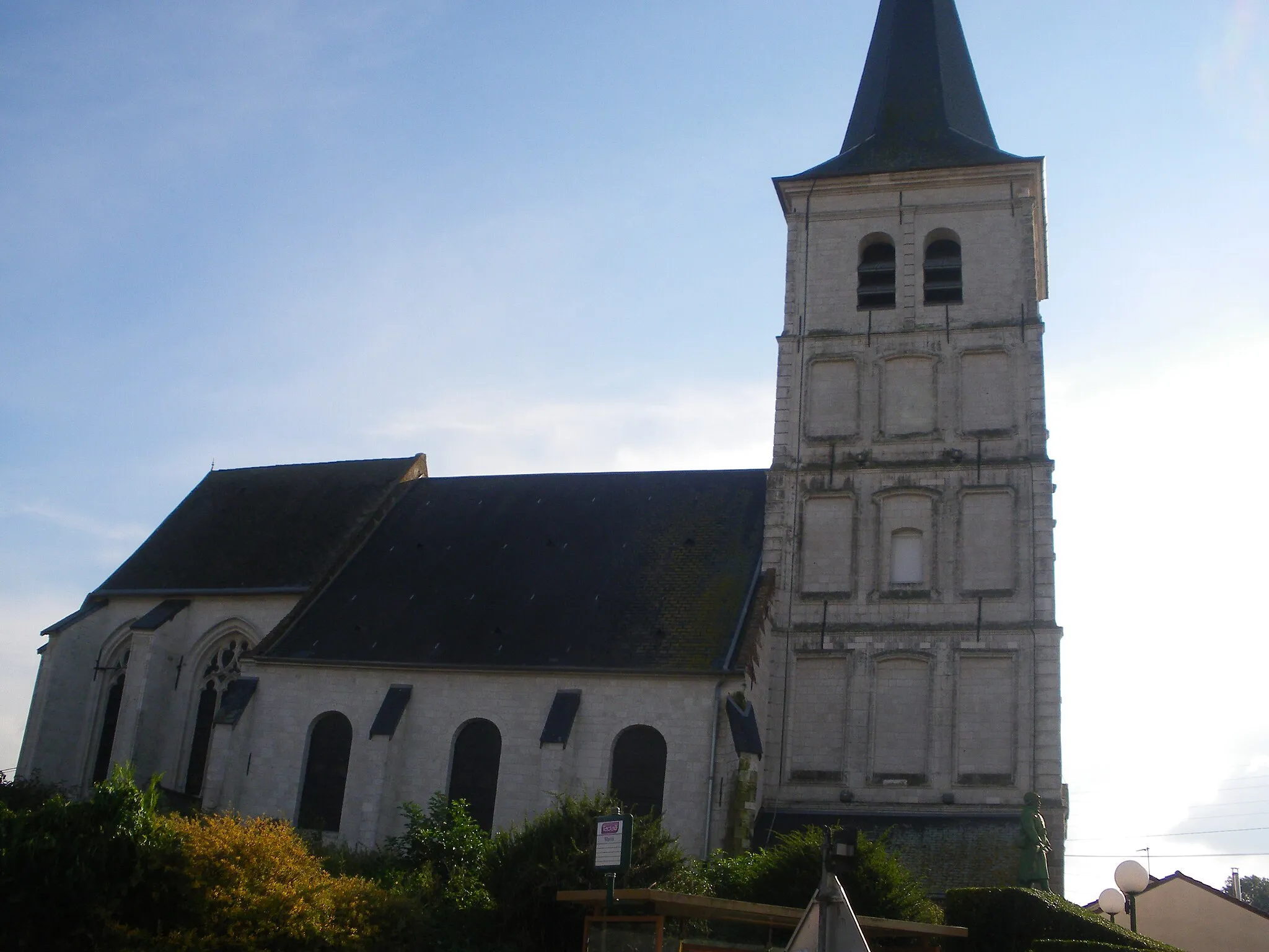 Photo showing: Vue de l'église Saint-Omer d'Houchin.