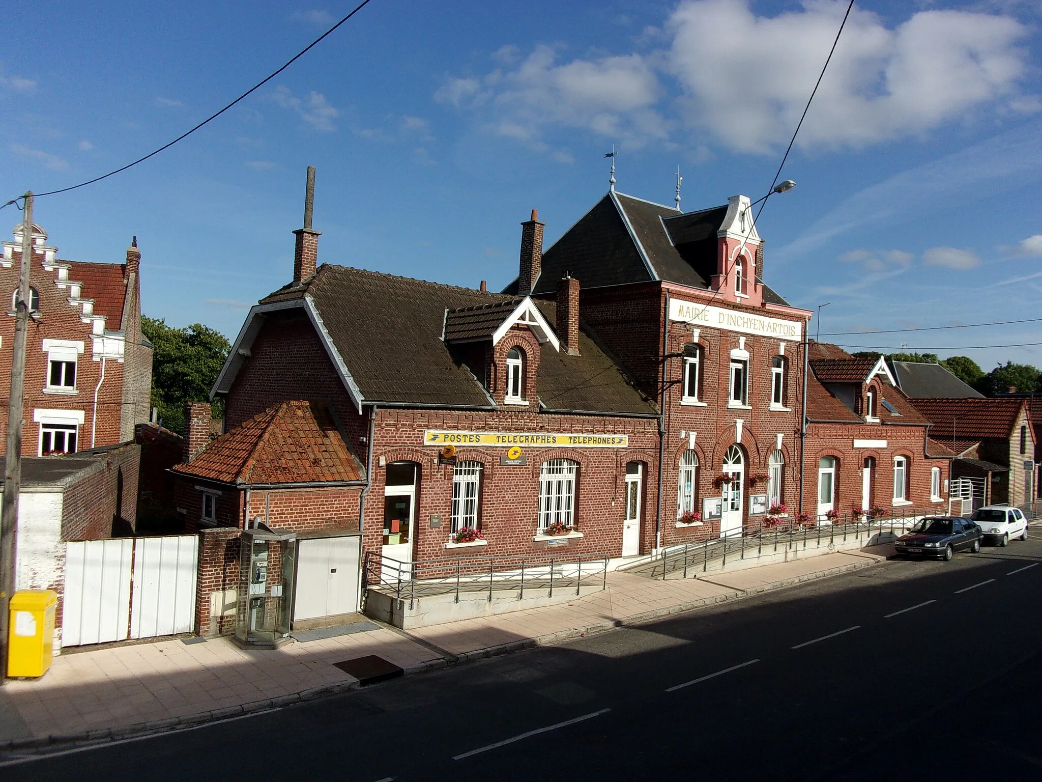 Photo showing: Photo de la mairie et l'agence postale communale et d'Inchy-en-Artois