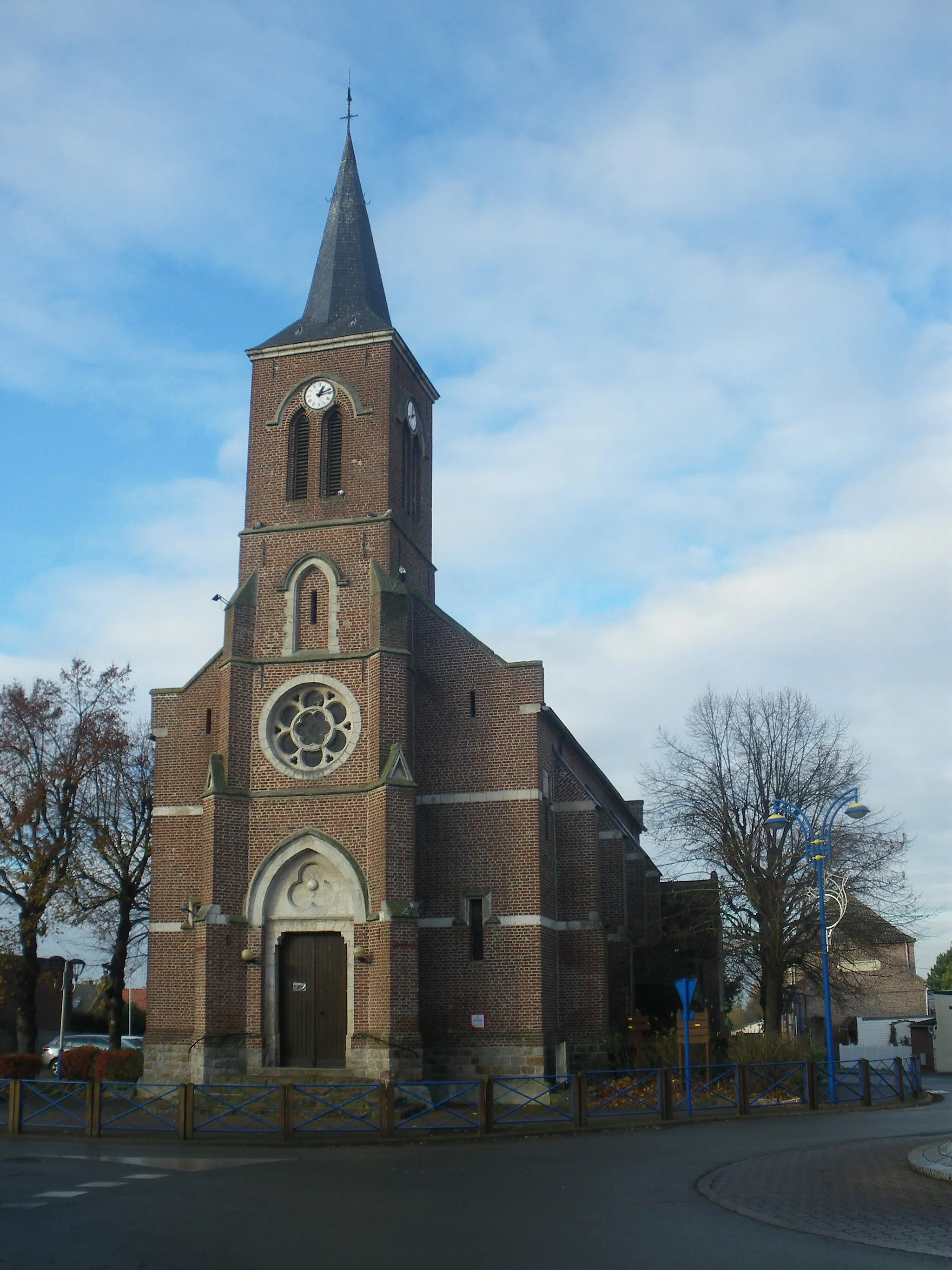 Photo showing: Vue de l'église de Noyelles-lès-Vermelles.