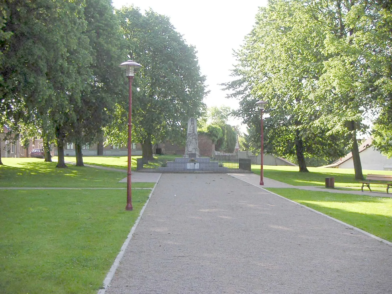 Photo showing: Monument aux morts de Oisy-le-Verger (Pas-de-Calais). Morts pour la France (en 1914-18 et 1940-45). Monument installé sur la Place Verte. Padawane