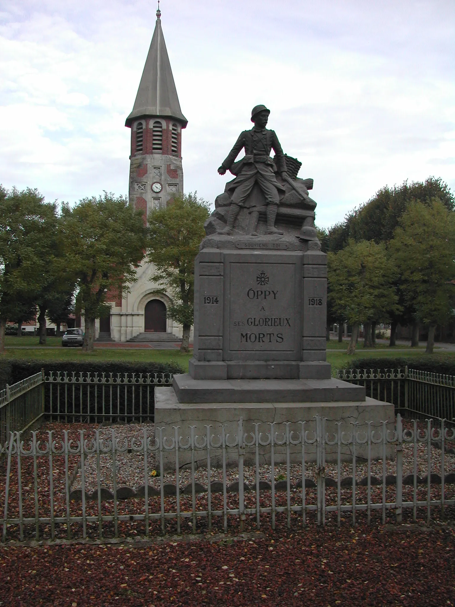 Photo showing: Monument aux morts d'Oppy