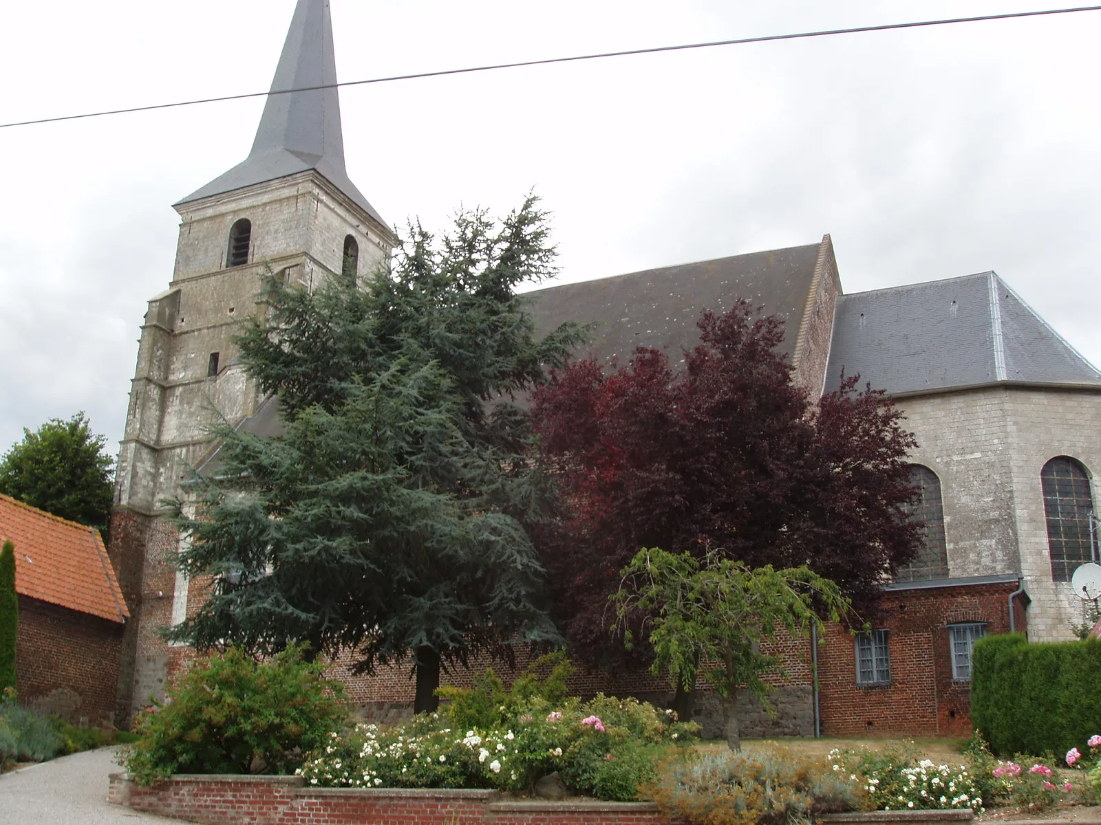 Photo showing: Commune française de Penin dans le département du Pas-de-Calais en France - Église (vue d'ensemble)