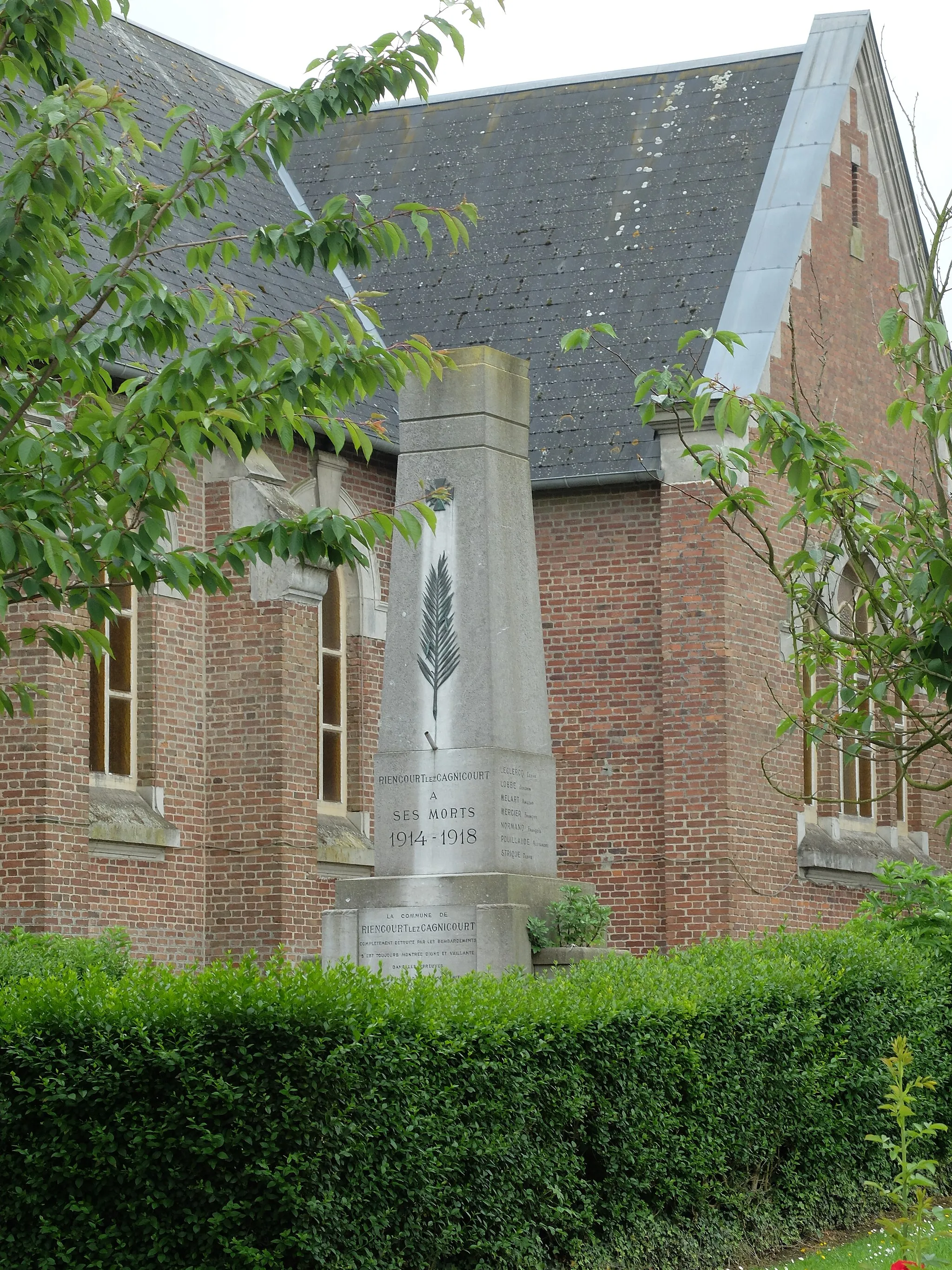 Photo showing: Vue du monument aux morts de Riencourt-lès-Cagnicourt.