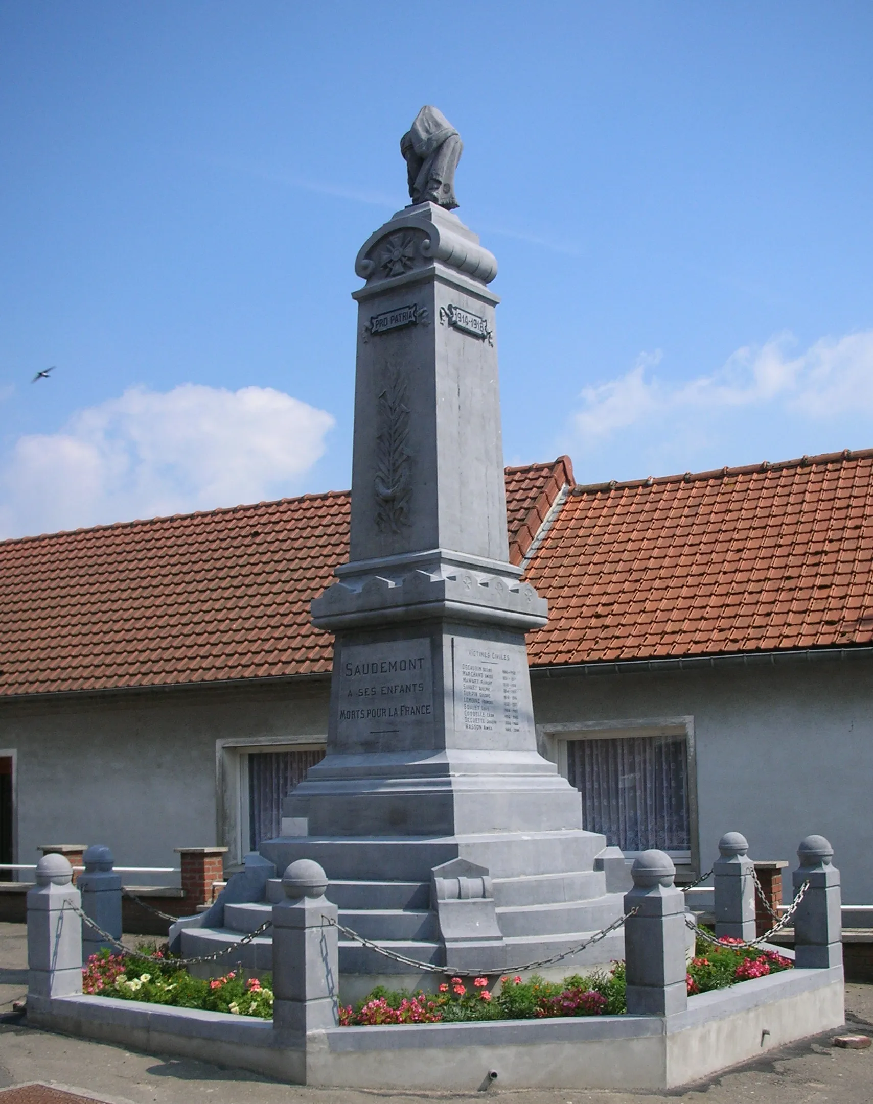 Photo showing: Monument aux morts de Saudemont