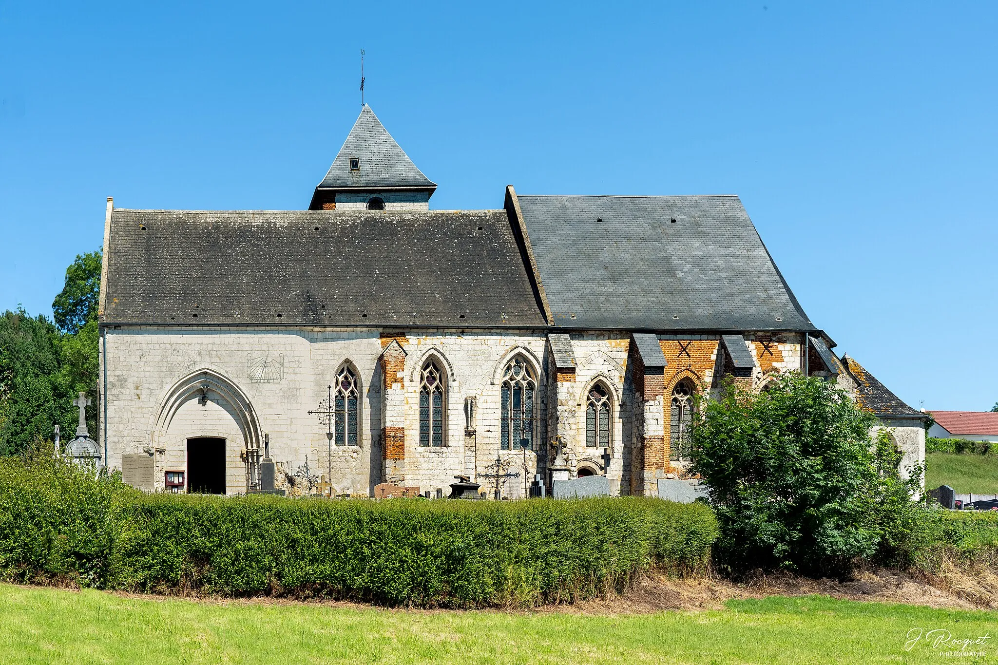 Photo showing: Face sud de l'église Saint-Firmin de Sempy