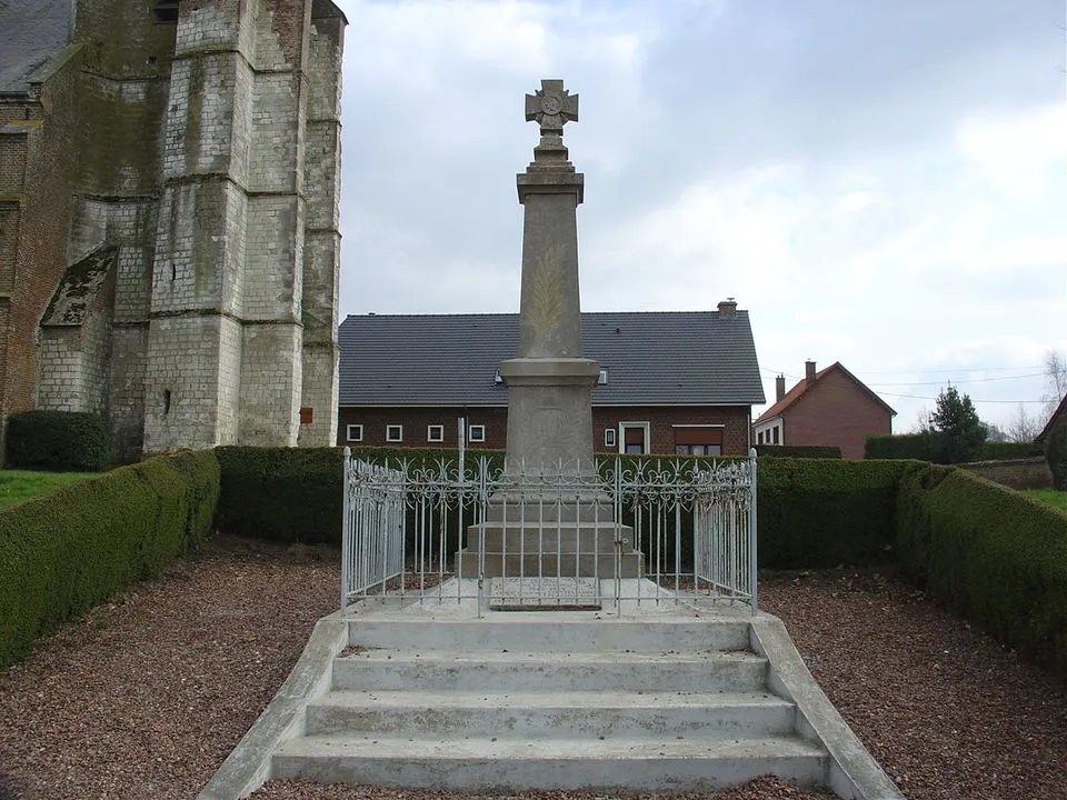 Photo showing: Monument aux morts de Quœux