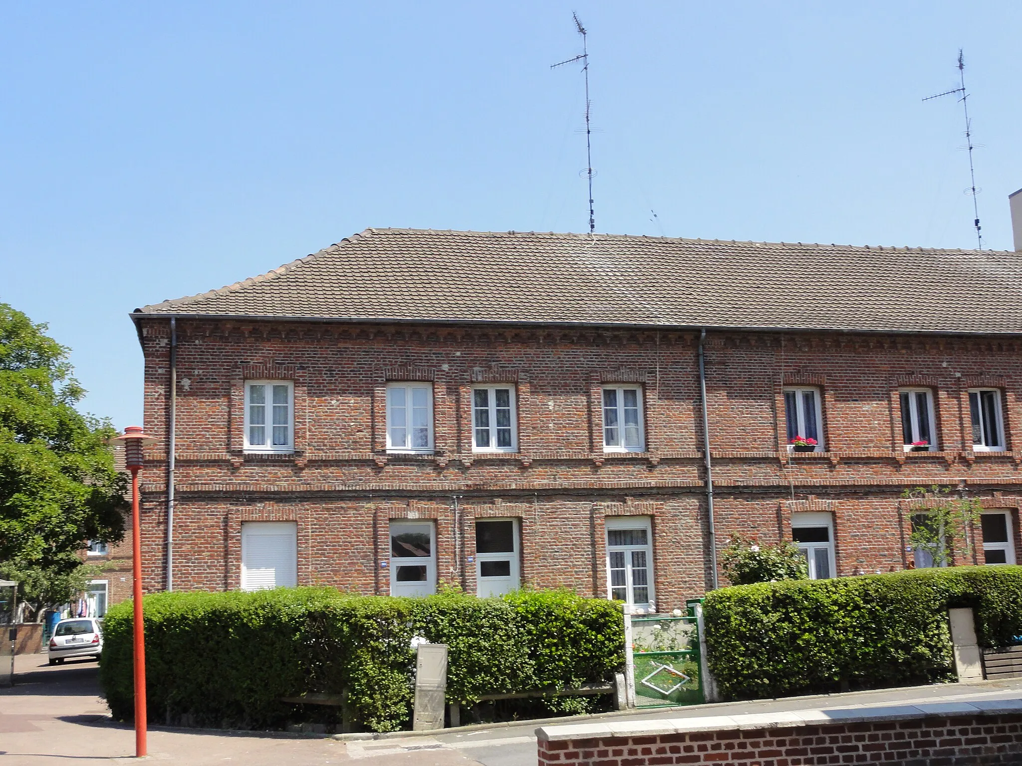 Photo showing: Cités de la Fosse n° 4 - 4 bis de la Compagnie des mines de l'Escarpelle, Douai, Nord, Nord-Pas-de-Calais, France.