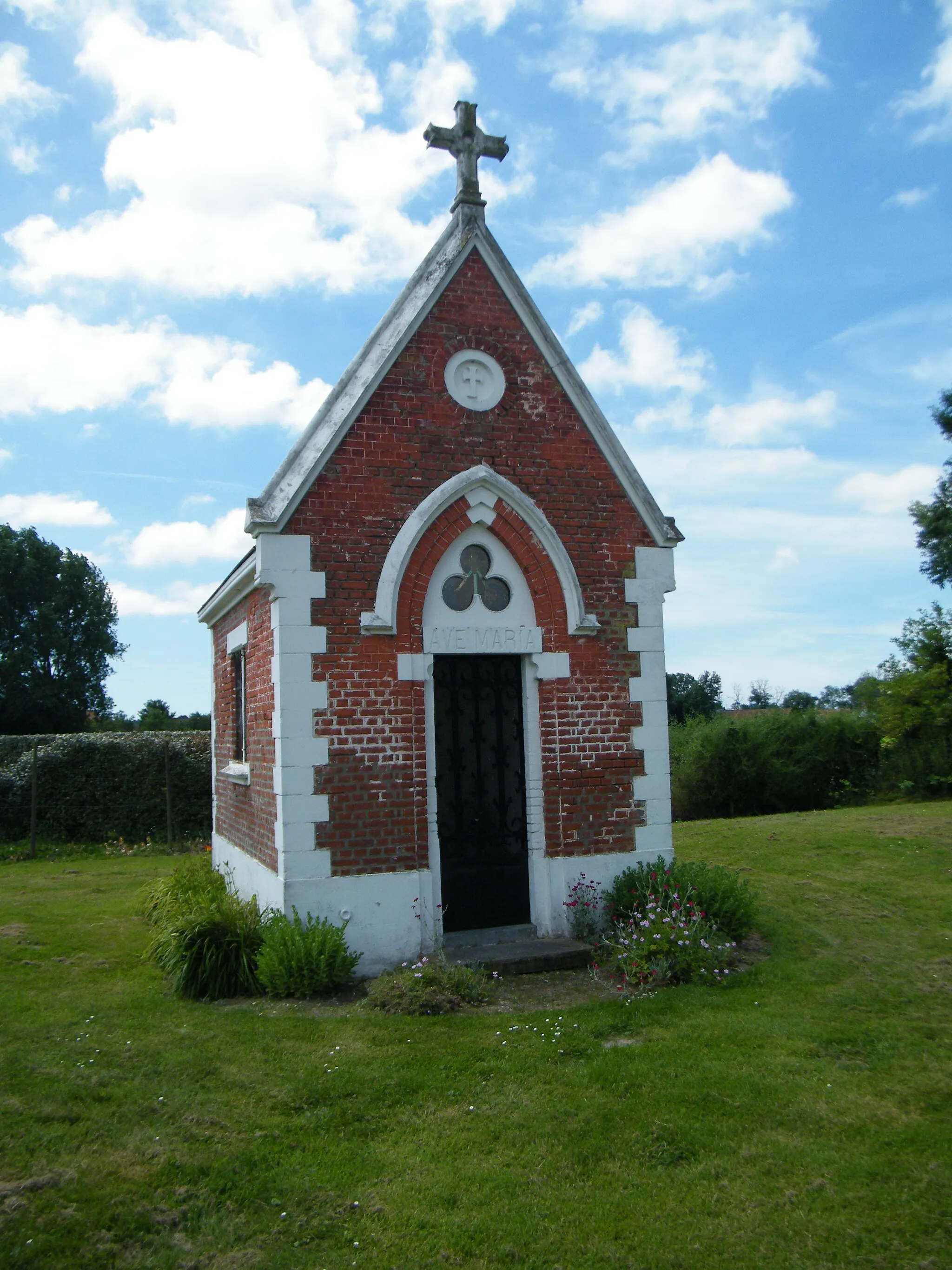 Photo showing: Chapelle à La Vierge, Villers-sur-Authie, Somme, France.
