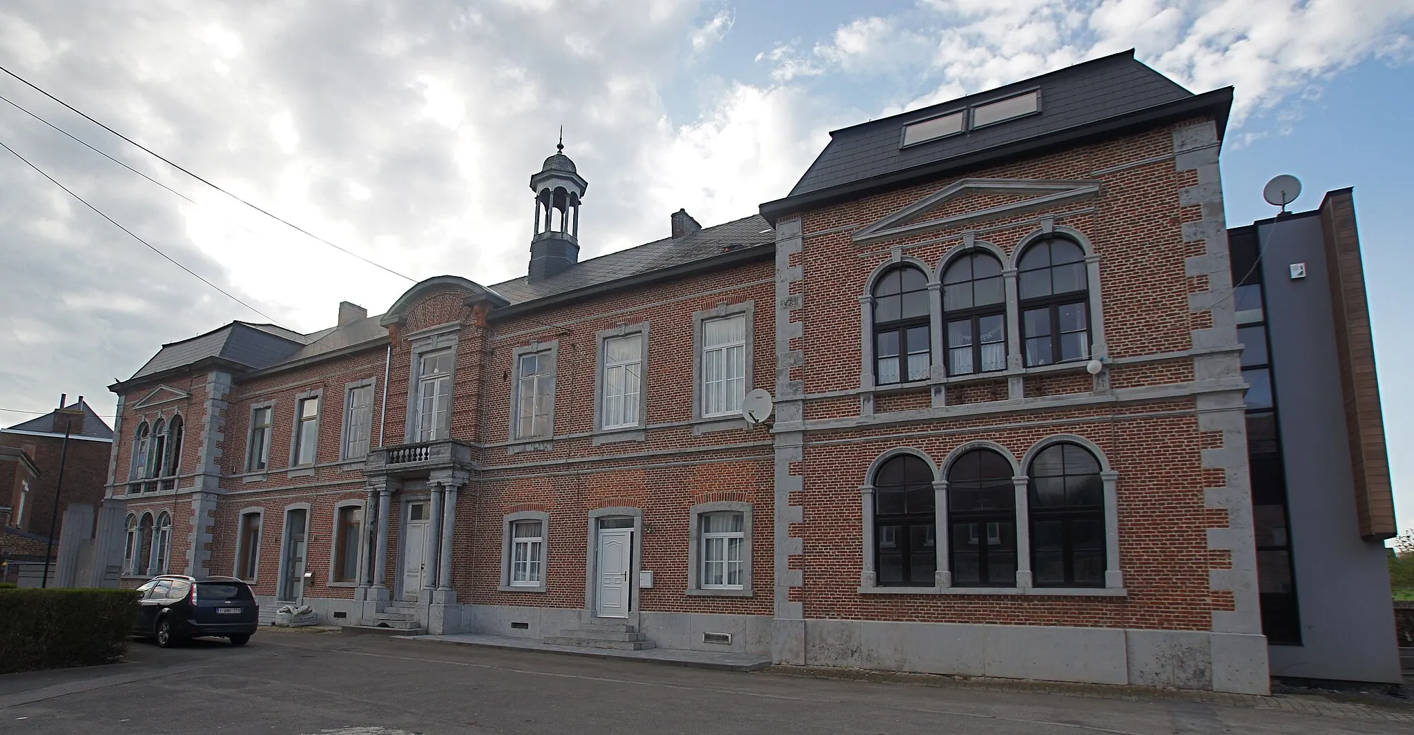 Photo showing: Labuissière, Belgium: Former City Hall