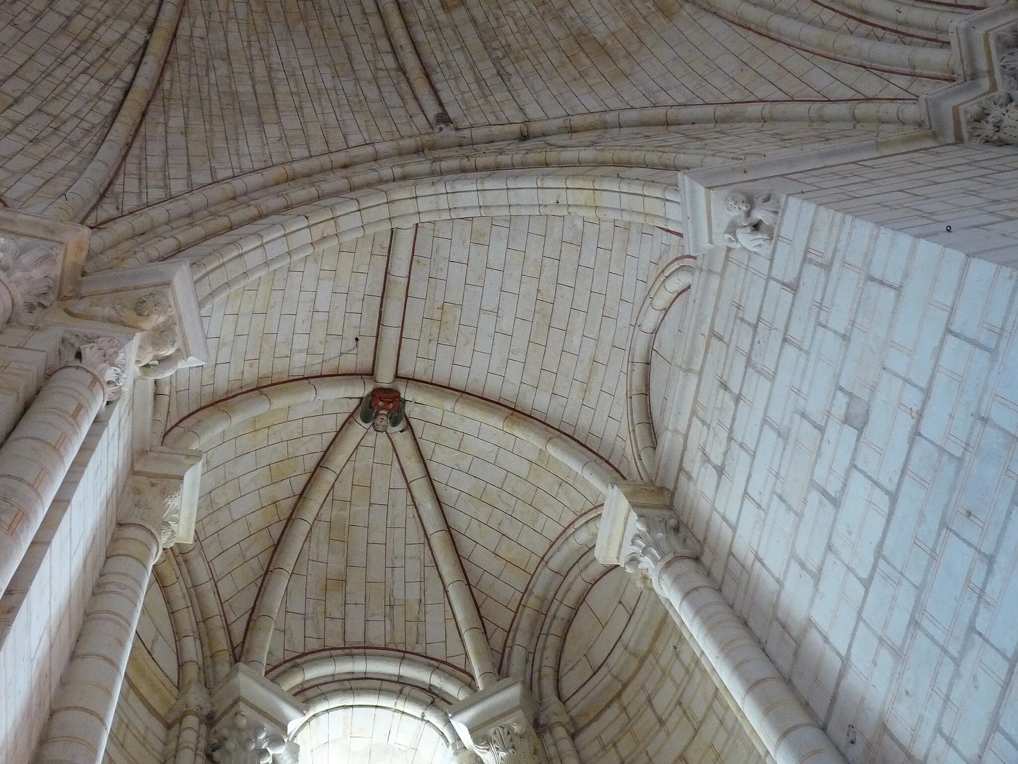 Photo showing: Intérieur de l'église Saint-Symphorien du Vieil-Baugé (49). Voûtes.