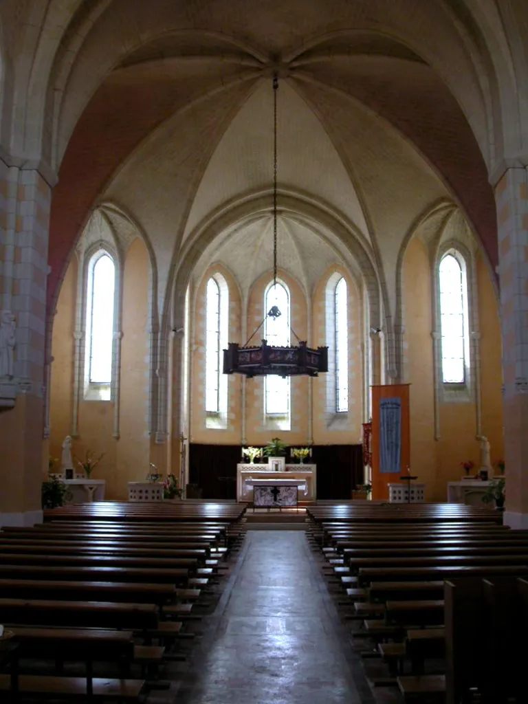 Photo showing: L'intérieur de l'église de Notre-Dame-des-Langueurs