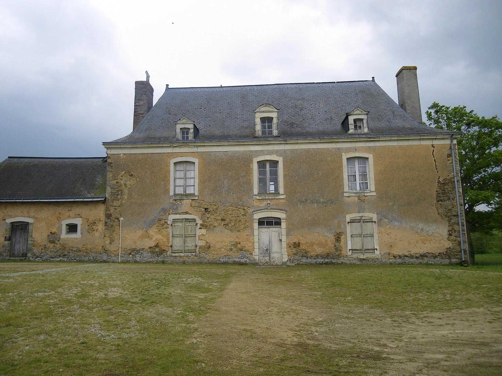 Photo showing: maison ancienne a niafles