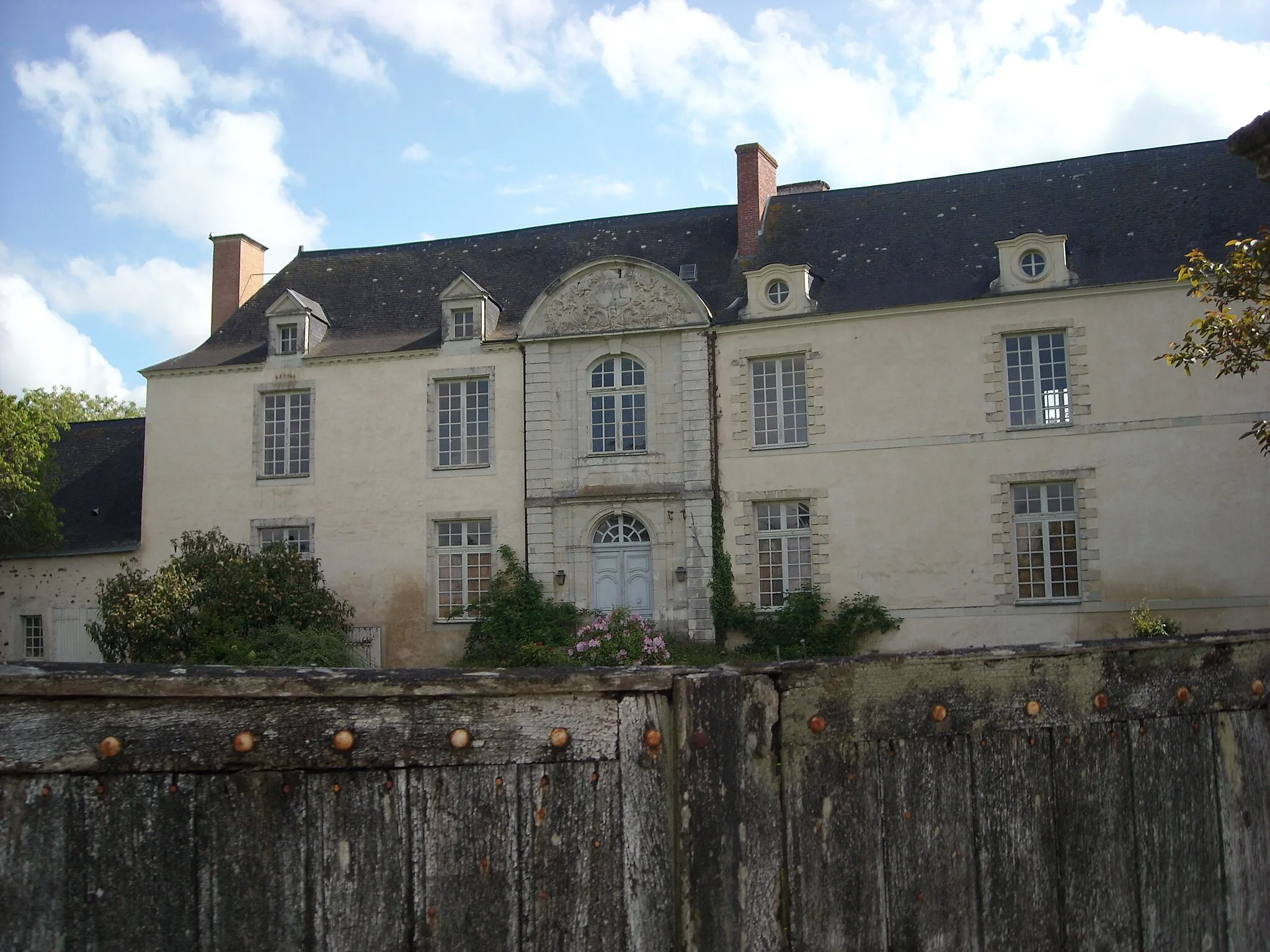 Photo showing: Façade du château d'Ampoigné
