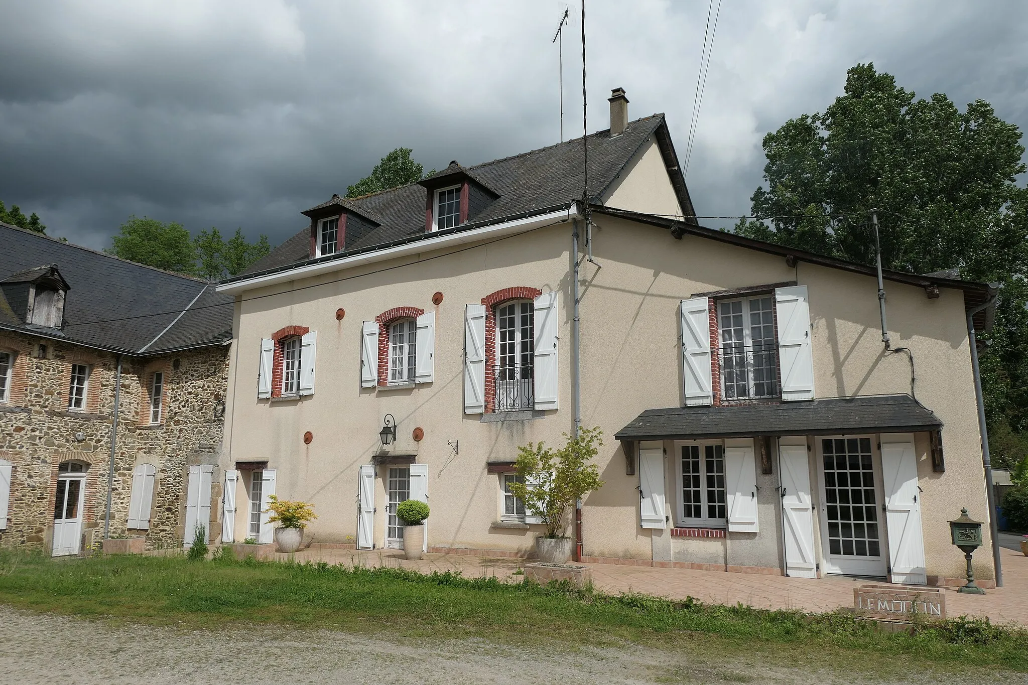 Photo showing: Gousserie watermill, in Méral (Mayenne, France)