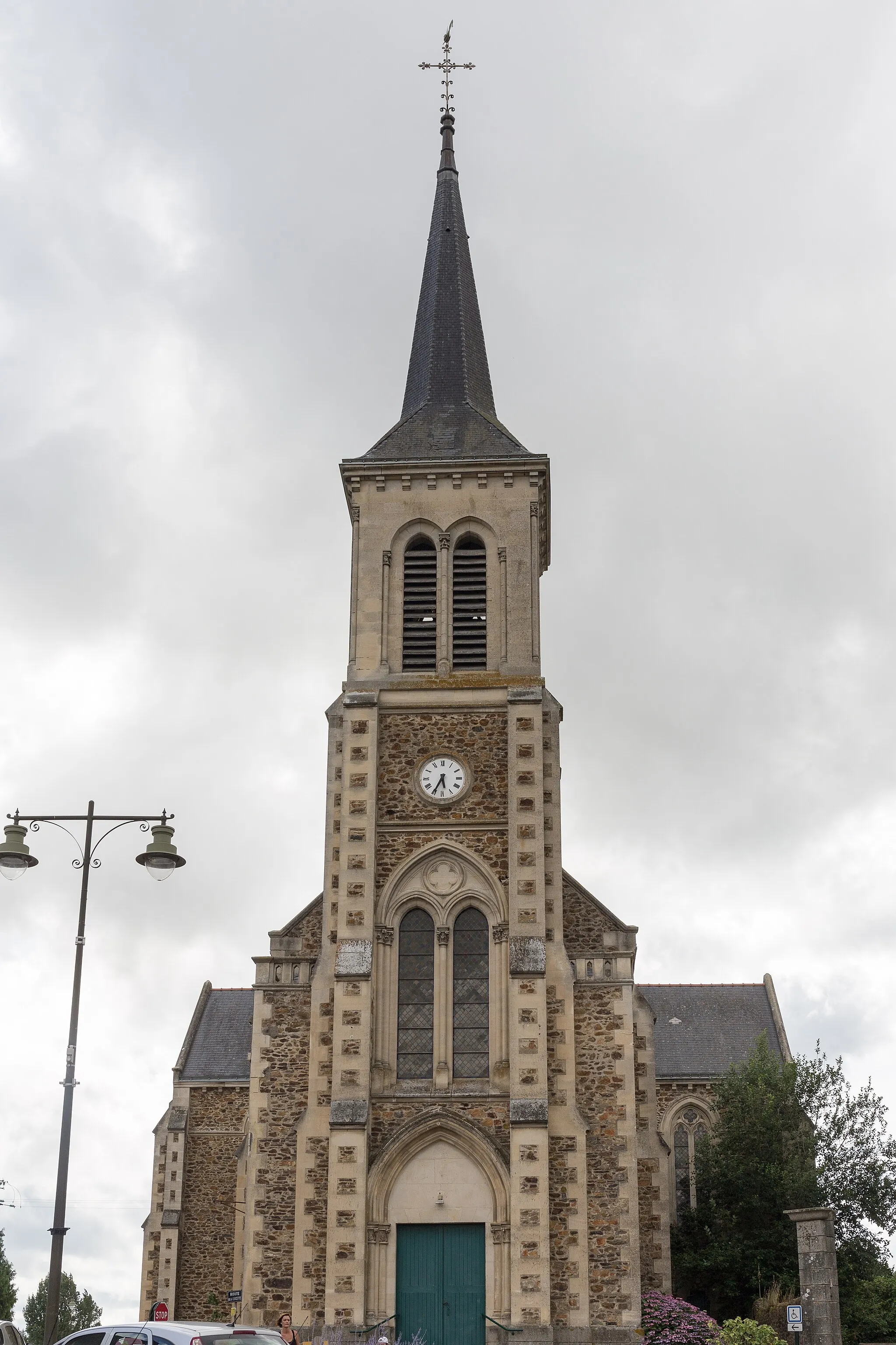 Photo showing: Église Saint-Sulpice du Genest-Saint-Isle.
