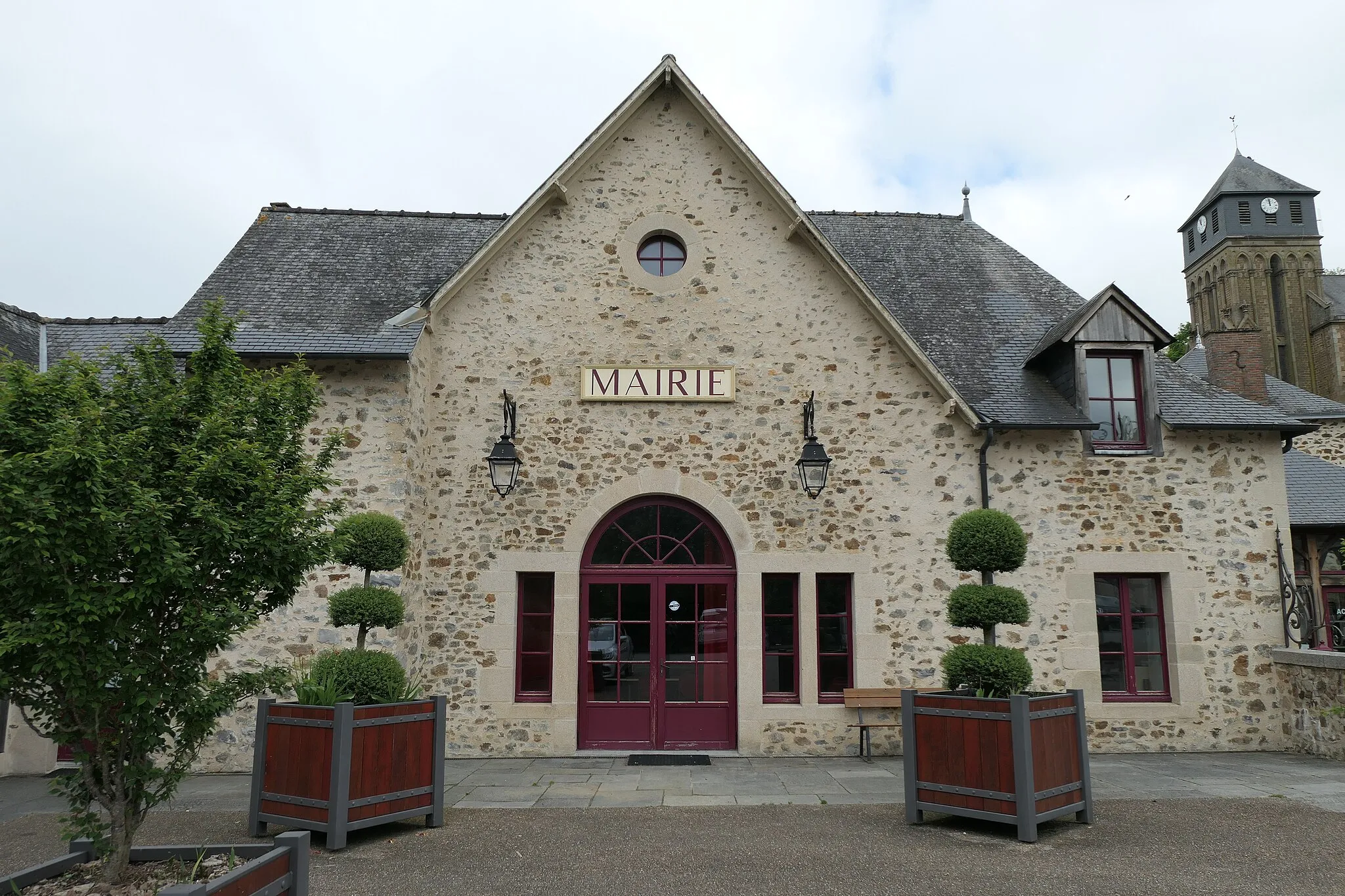 Photo showing: Town hall of Chailland (Mayenne, France)