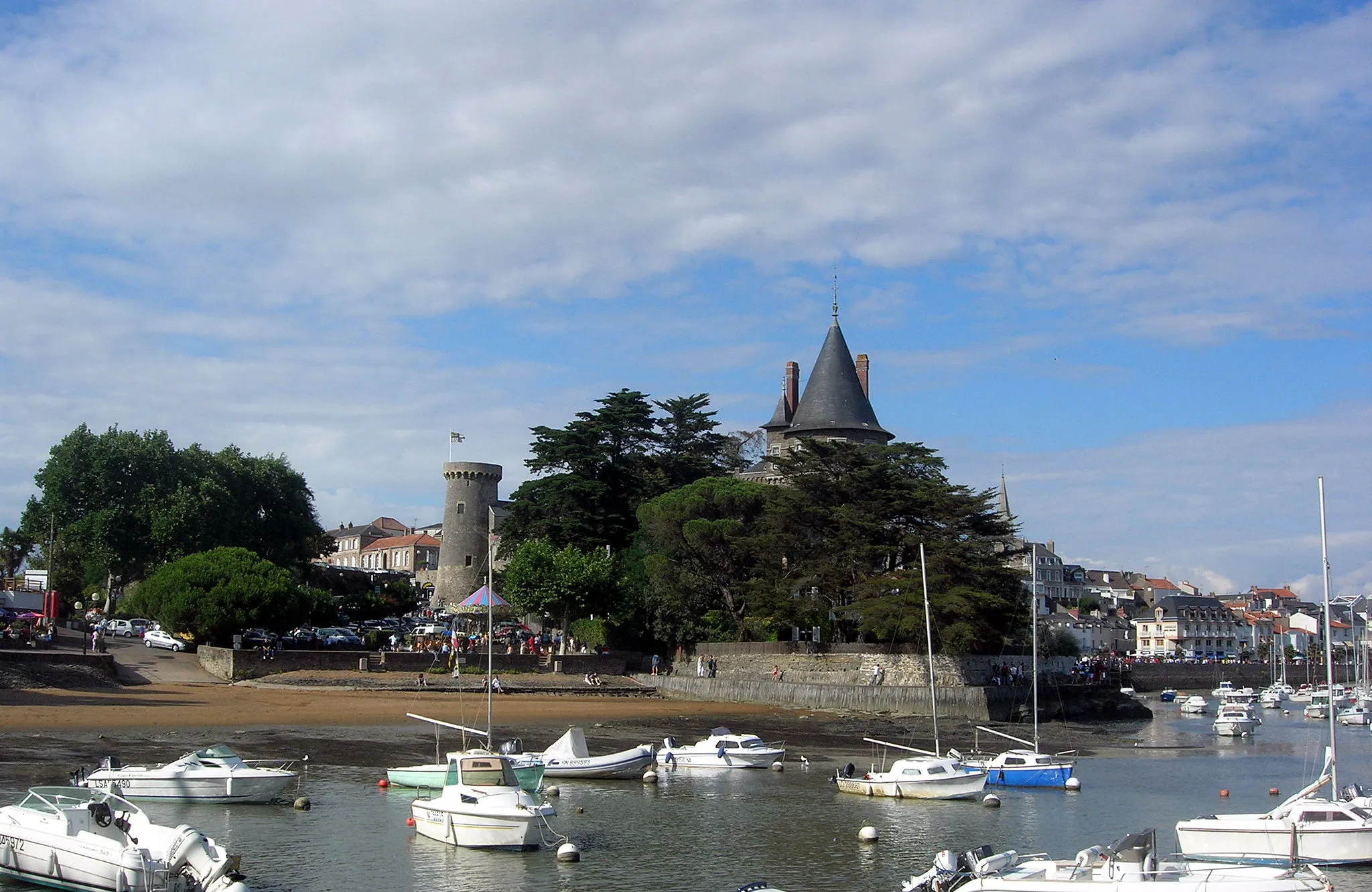 Photo showing: Description =Pornic et son chateau

Source =Photo taken by Remi Jouan
Date =Aout 2006
Author =Remi Jouan