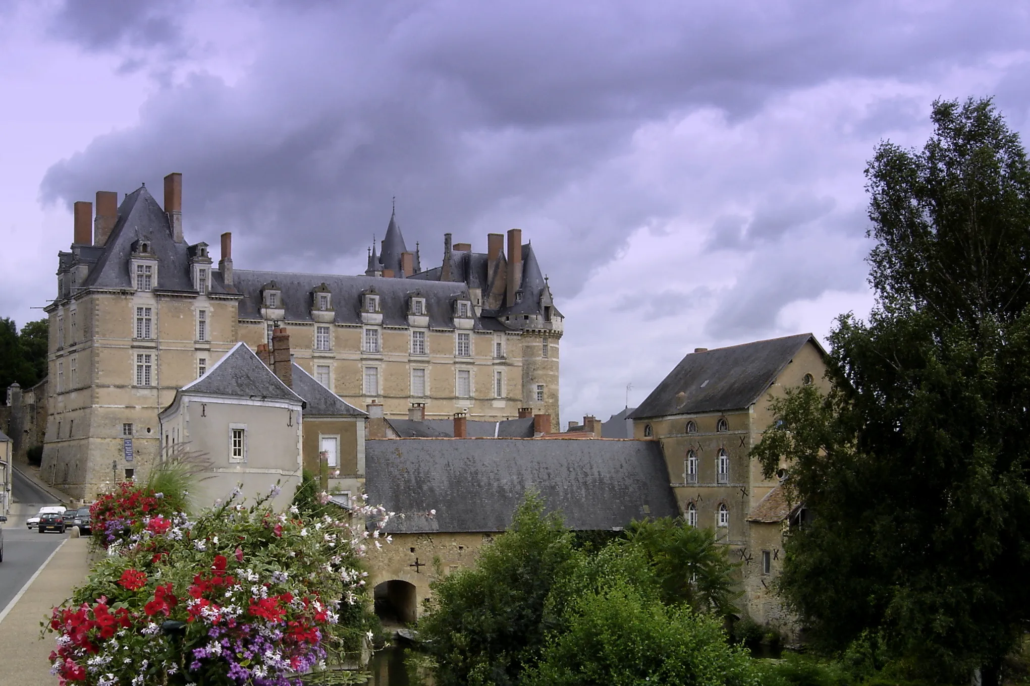 Photo showing: This building is indexed in the base Mérimée, a database of architectural heritage maintained by the French Ministry of Culture, under the reference PA00109090 .