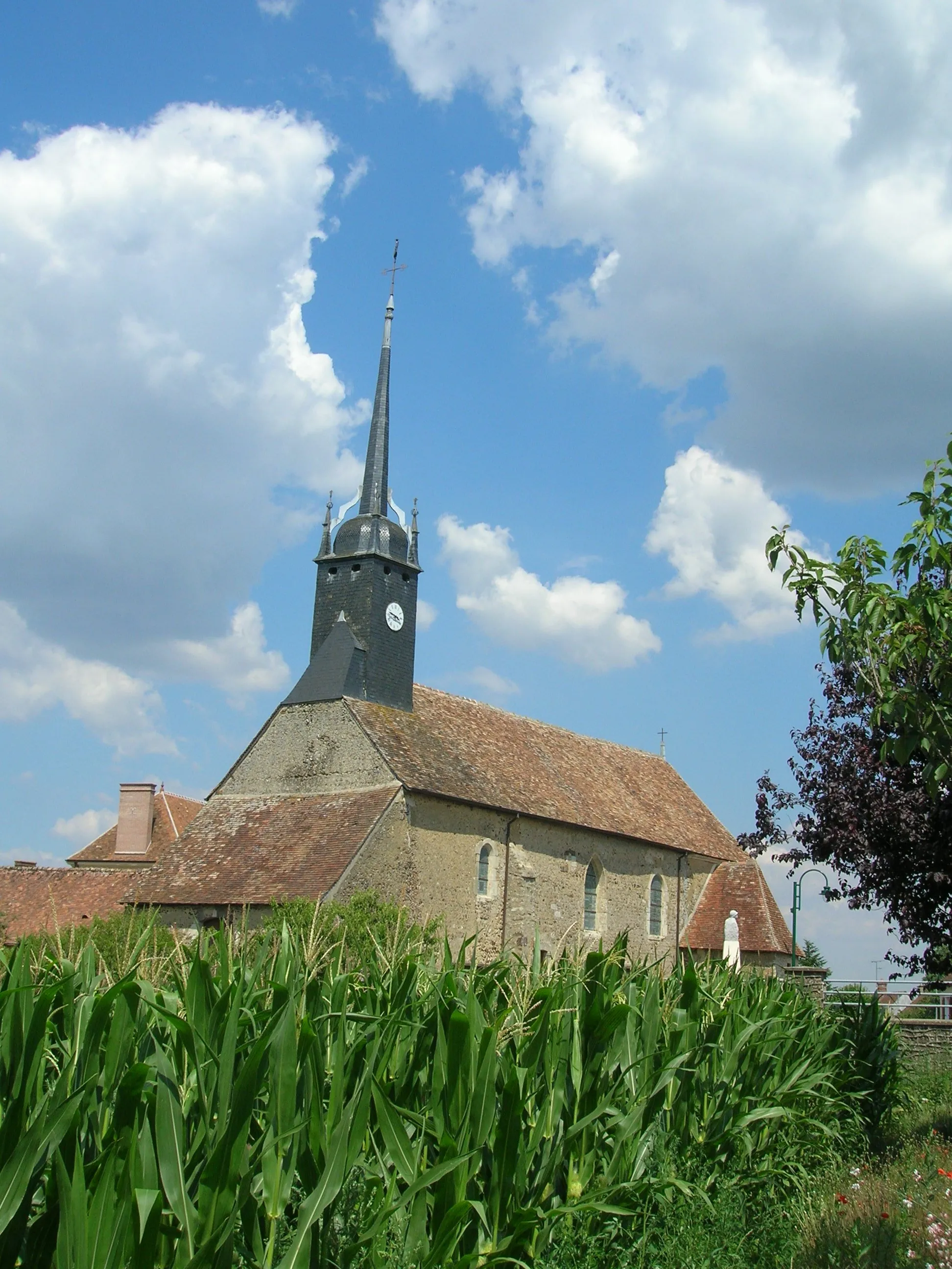 Photo showing: Église Saint-Pierre de Bouër (Sarthe, France), inscrite au titre des Monuments Historiques.