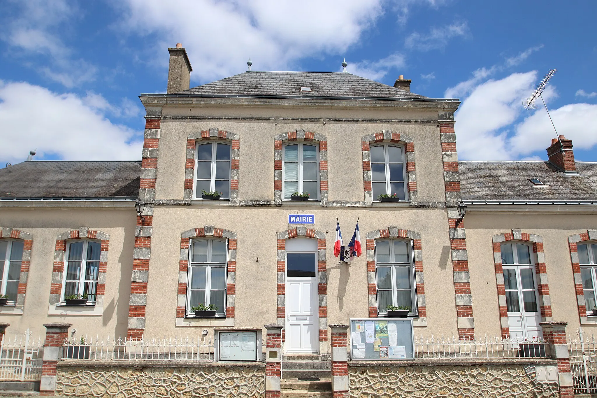 Photo showing: Town hall of Saint-Gervais-de-Vic, Saint-Gervais-de-Vic.
