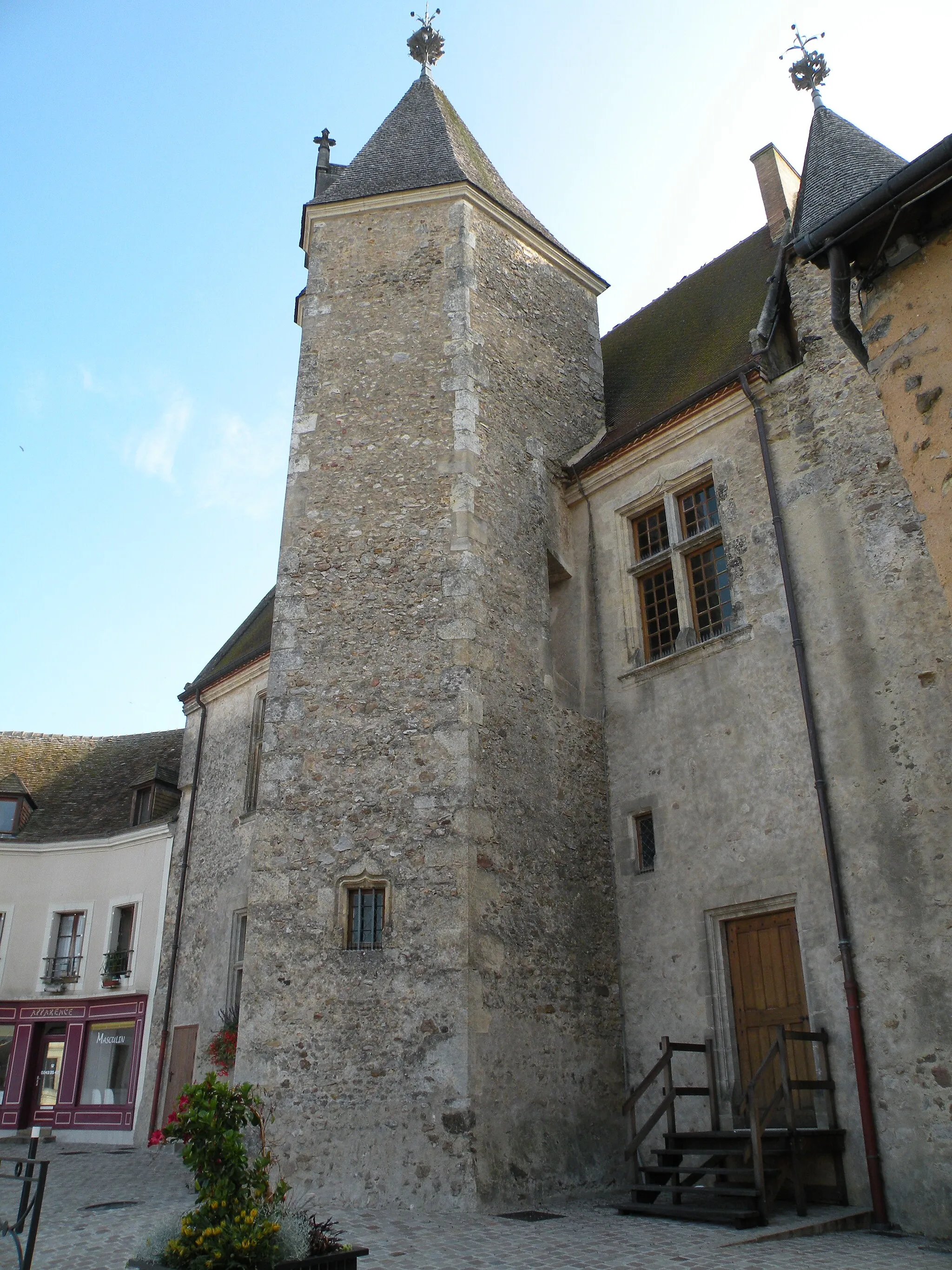 Photo showing: Logis seigneurial du château de Bouloire.