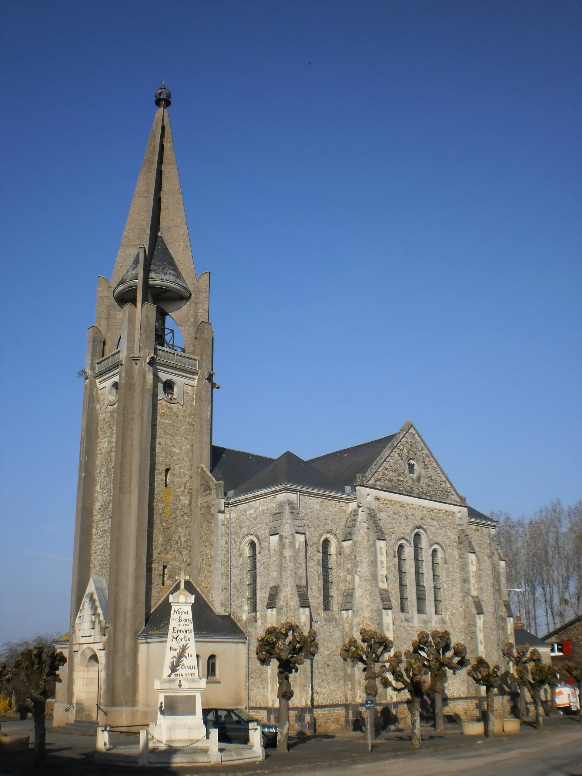 Photo showing: église de Noyal-sur-Brutz (Loire-Atlantique, France).