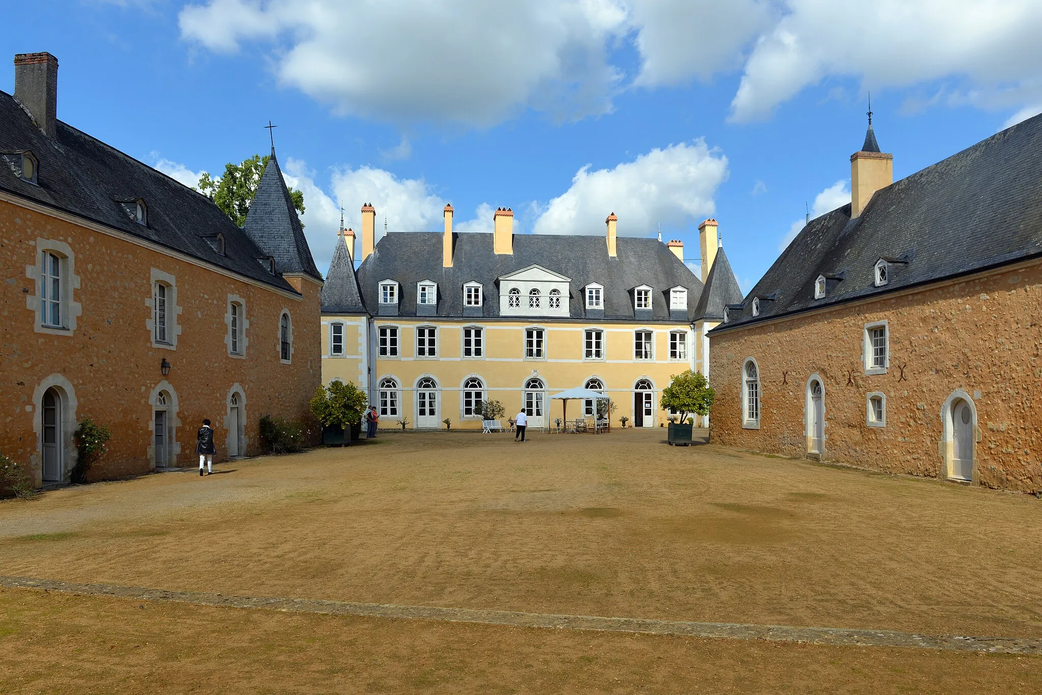 Photo showing: Château de Dobert, Avoise, Sarthe, 2015.