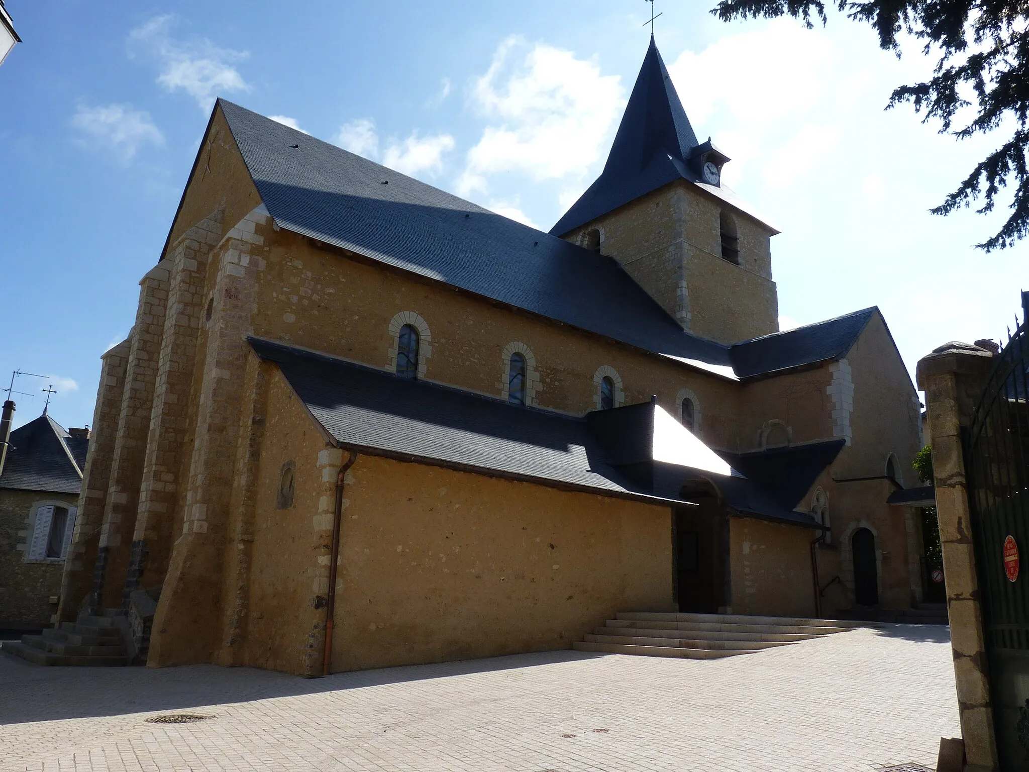 Photo showing: Sarthe - Malicorne - Eglise Saint Sylvestre