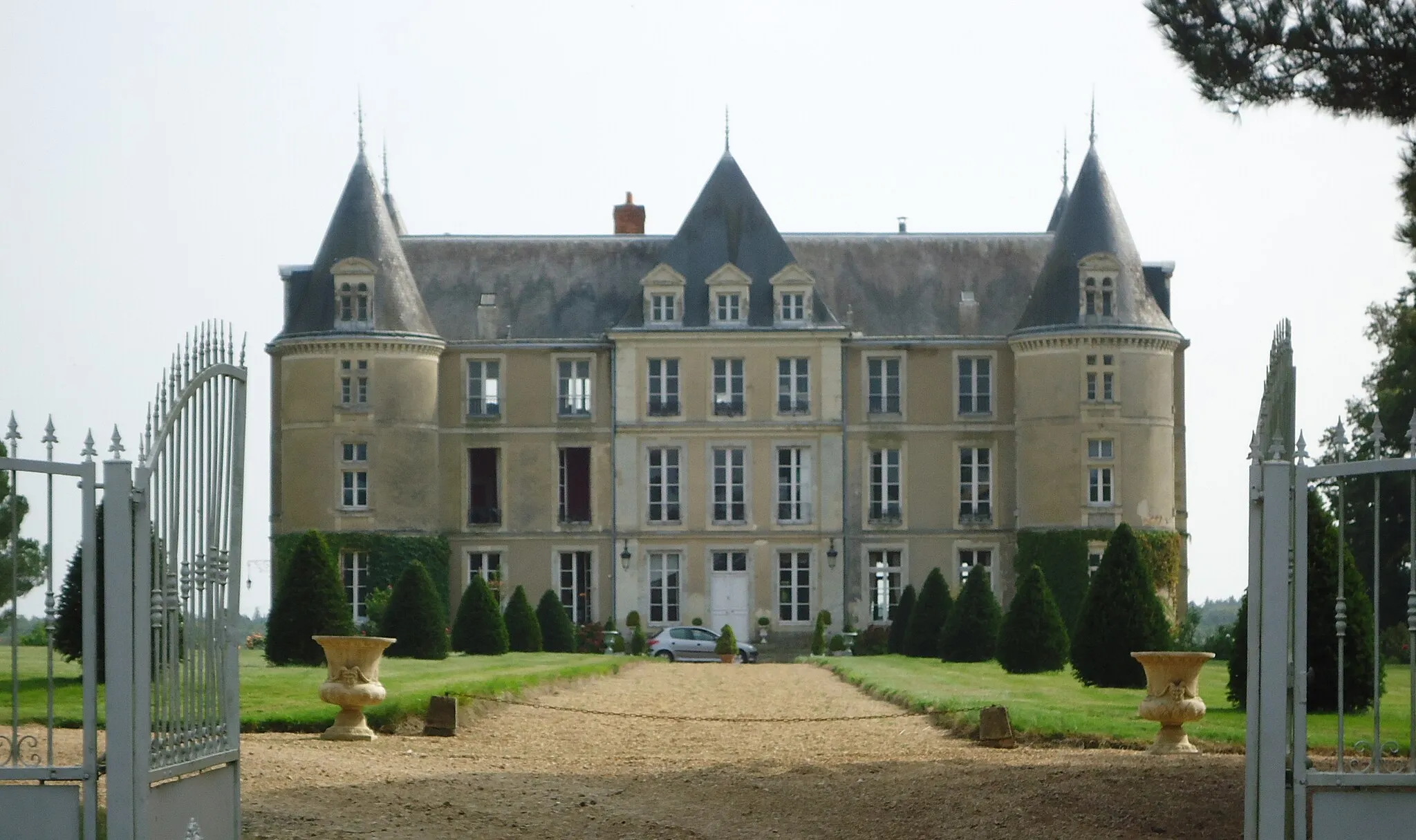 Photo showing: Château de la Houssaye - Saint-Jean-du-Bois - Sarthe (72)