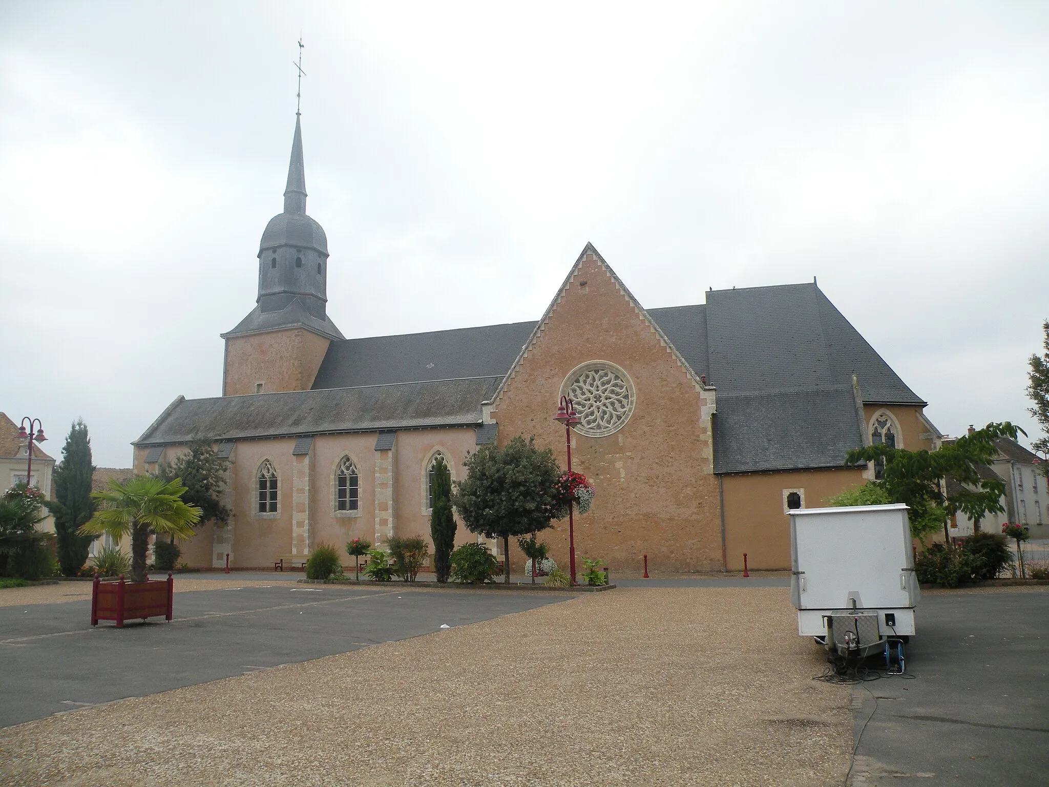 Photo showing: Façade sud de l'église Saint-Martin de Beaufay.