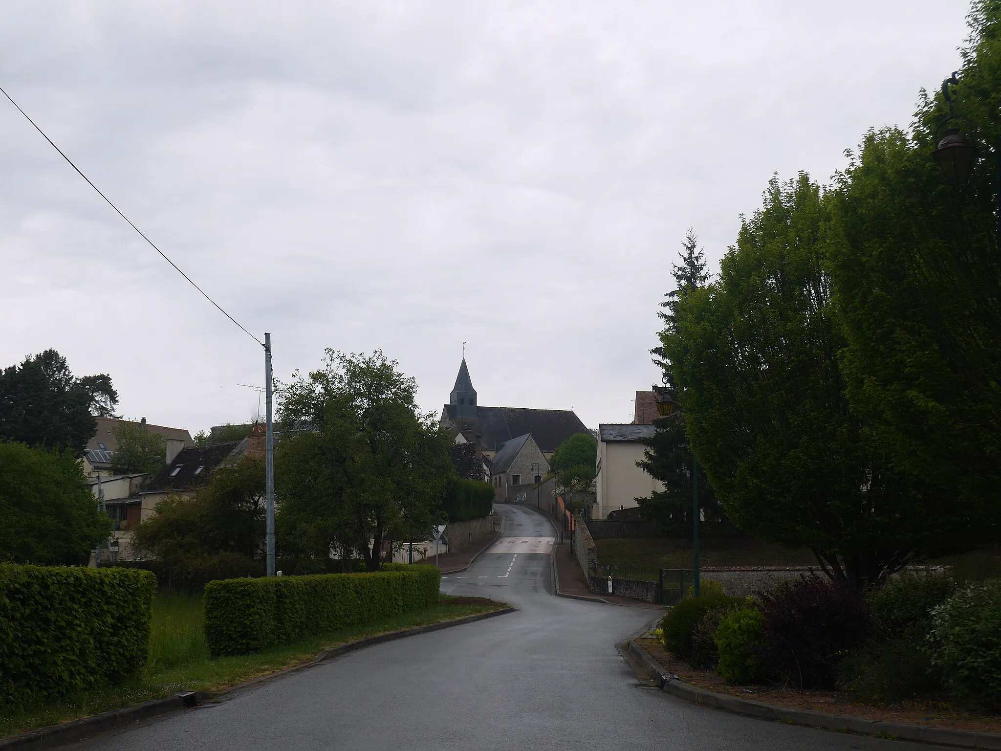 Photo showing: Vue d'ensemble du village... sous la pluie.