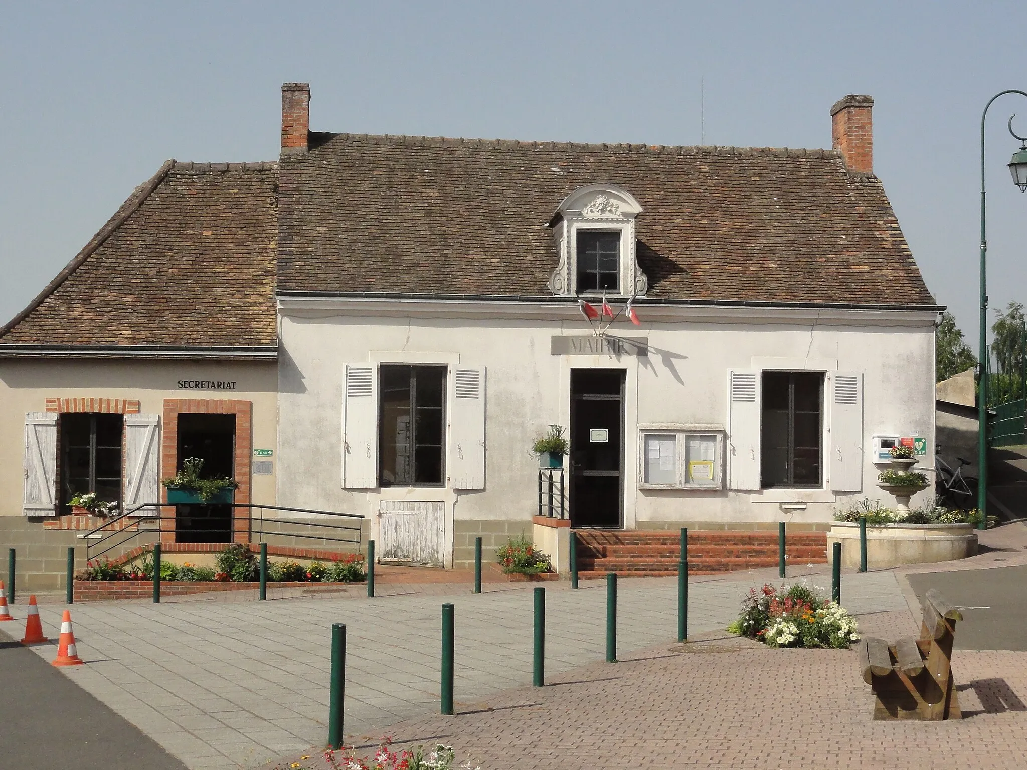 Photo showing: Souligné-sous-Ballon (Sarthe) mairie