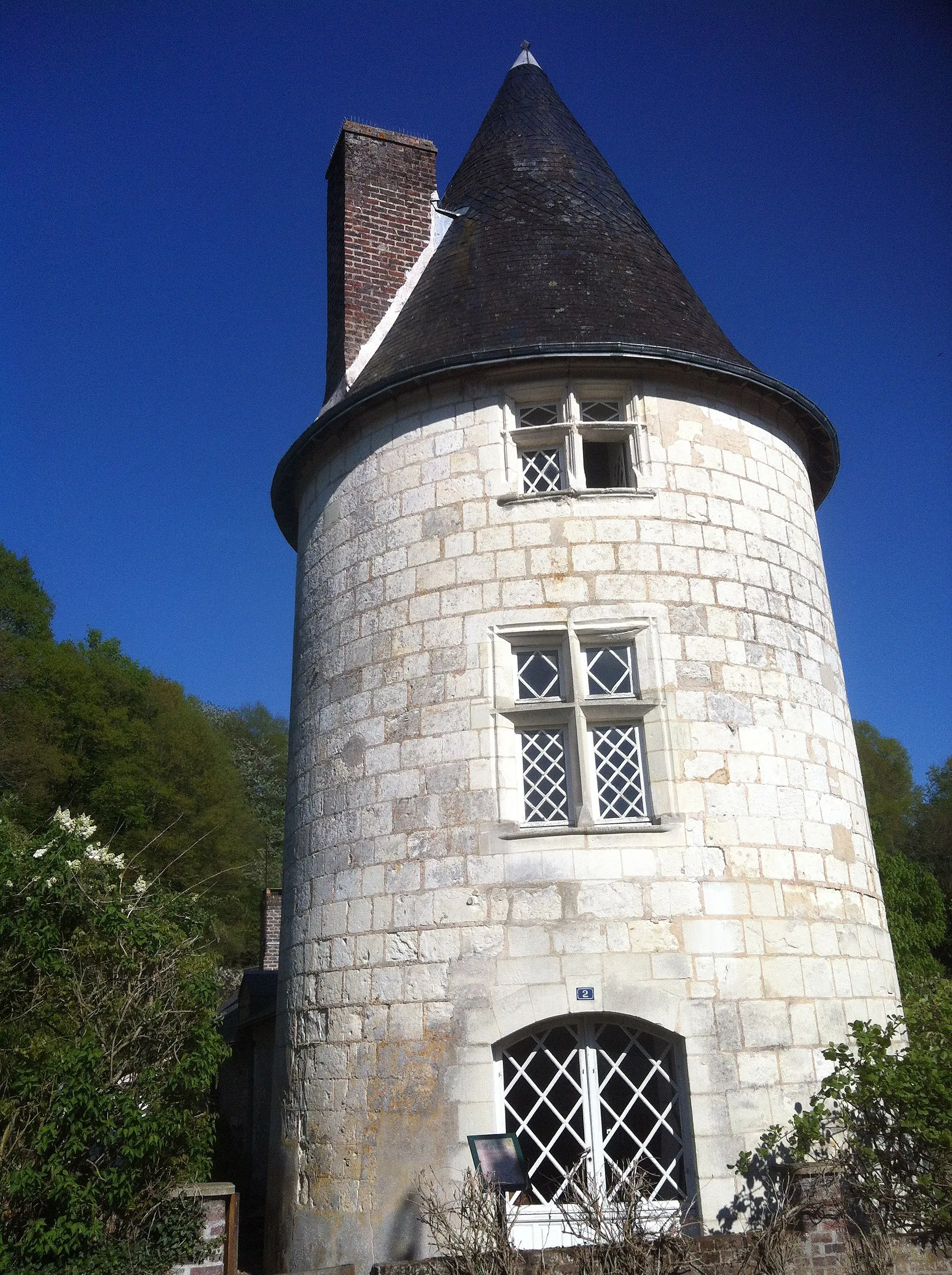 Photo showing: photo actuelle de la tour de Beaumont pied de Boeuf