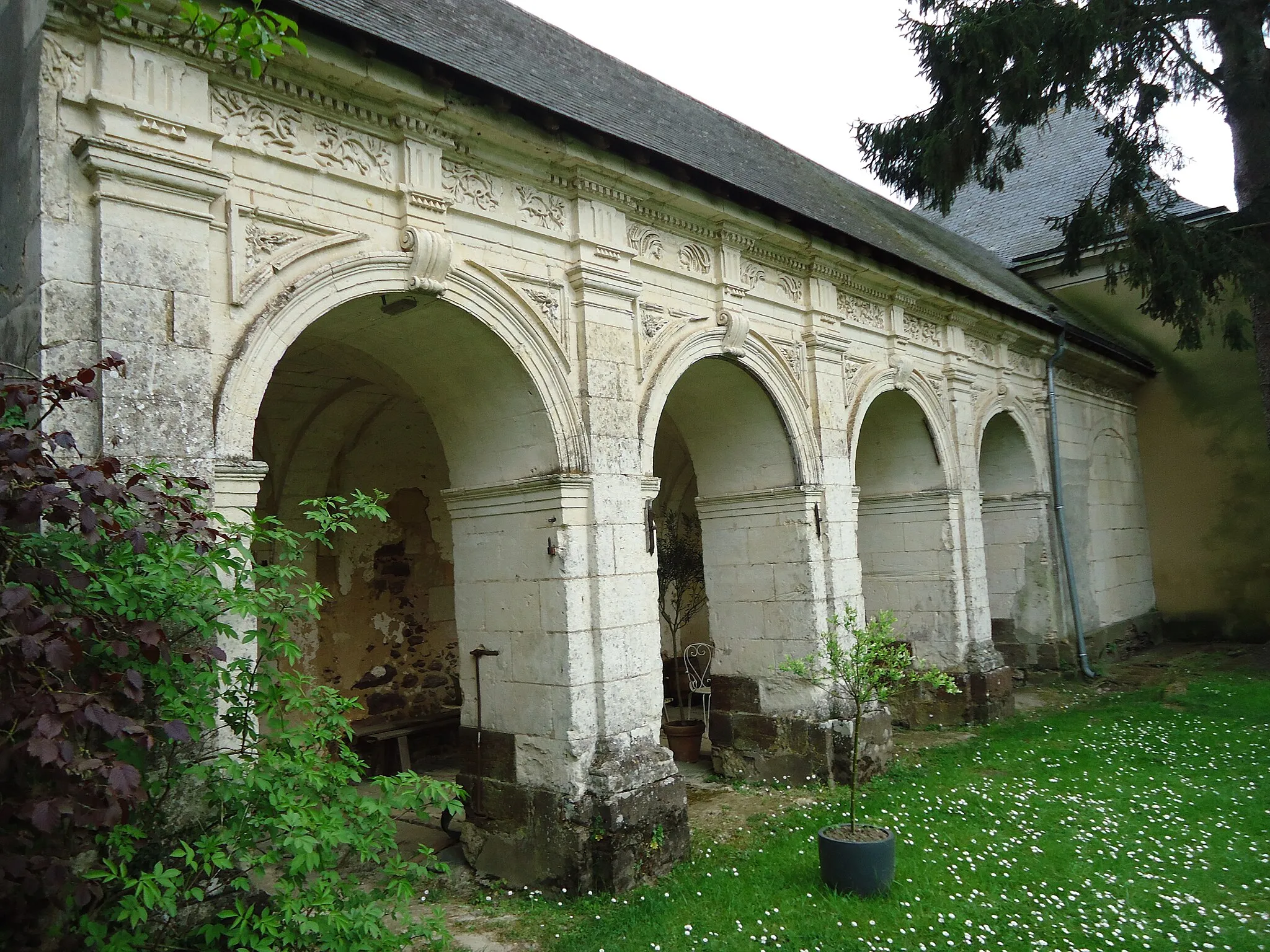 Photo showing: Le cloître du prieuré