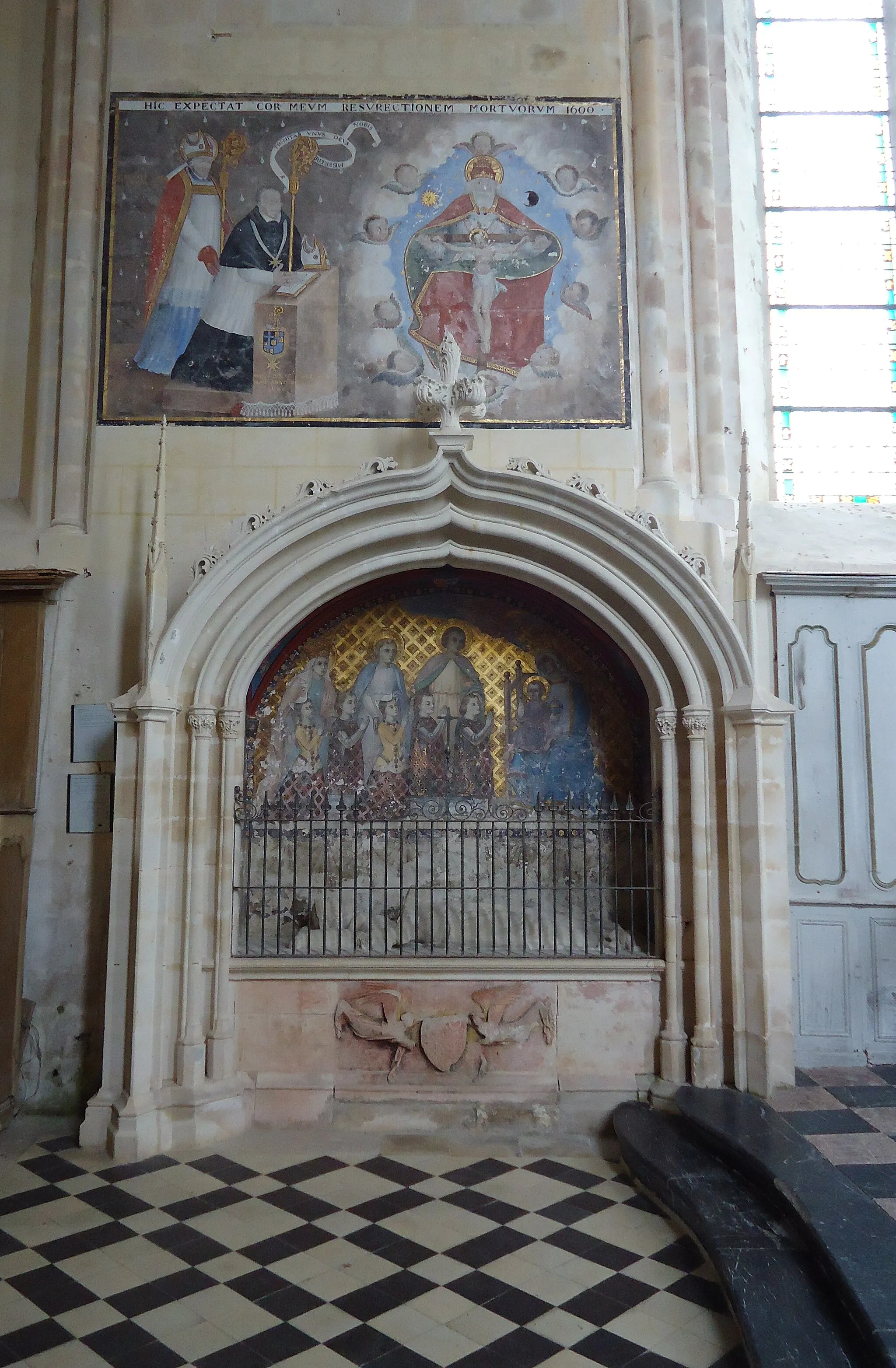 Photo showing: Gisant de l'église abbatiale Notre-Dame de l'ancien prieuré