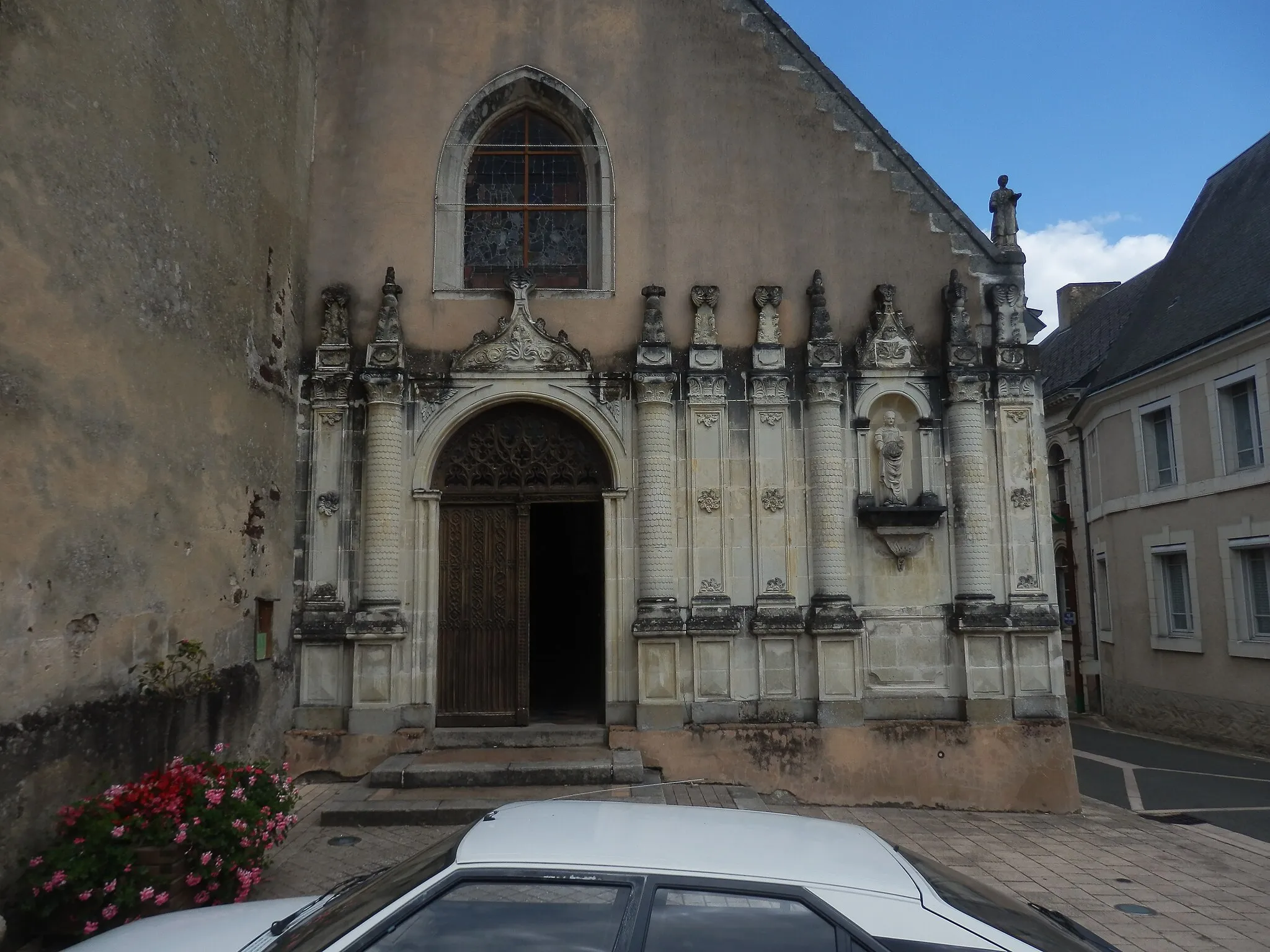 Photo showing: Portail de l'église.