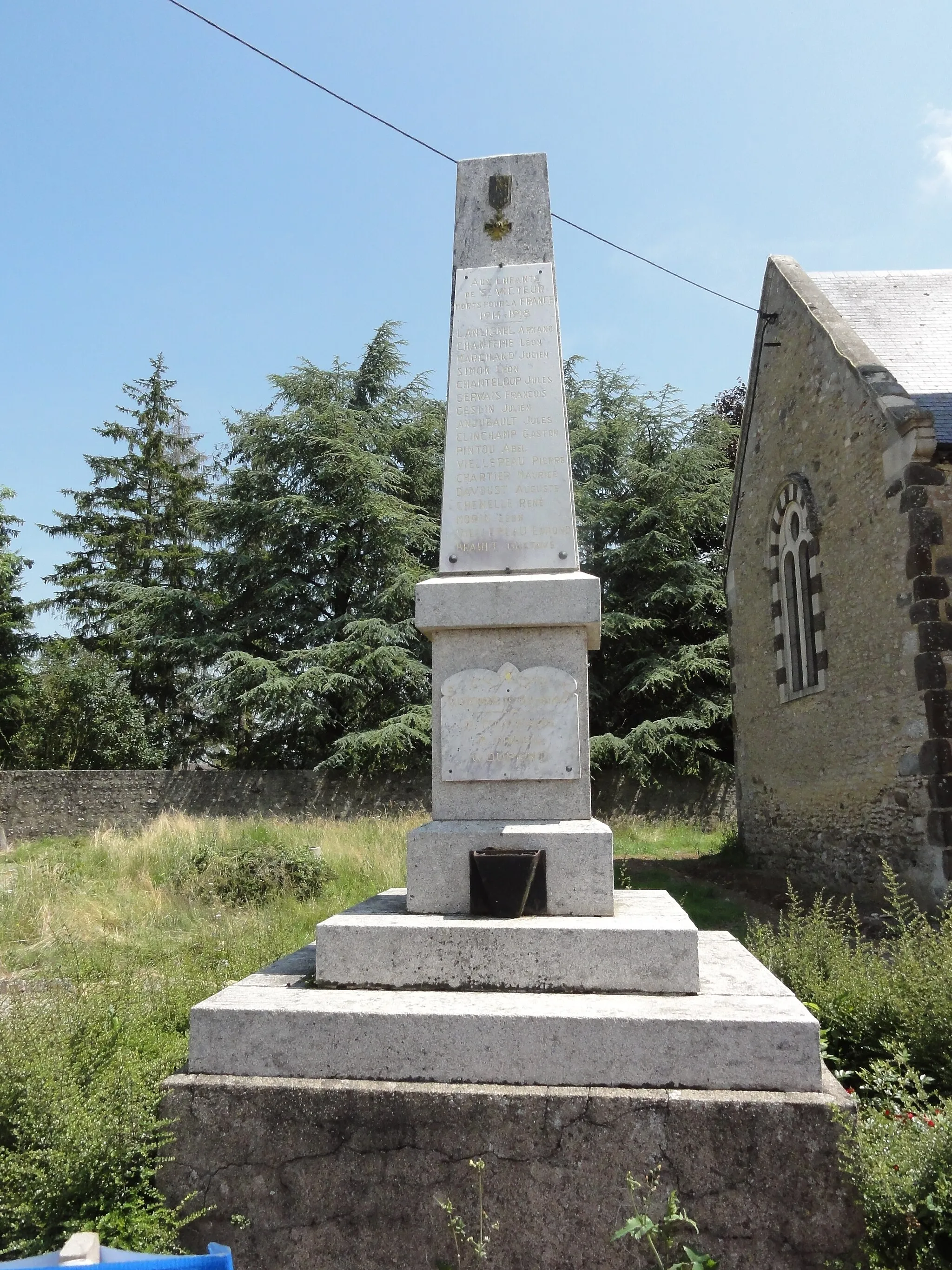 Photo showing: Saint-Victeur (Sarthe) monument aux morts