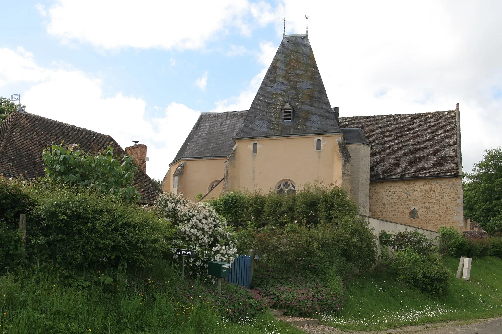 Photo showing: Church of Courcival.