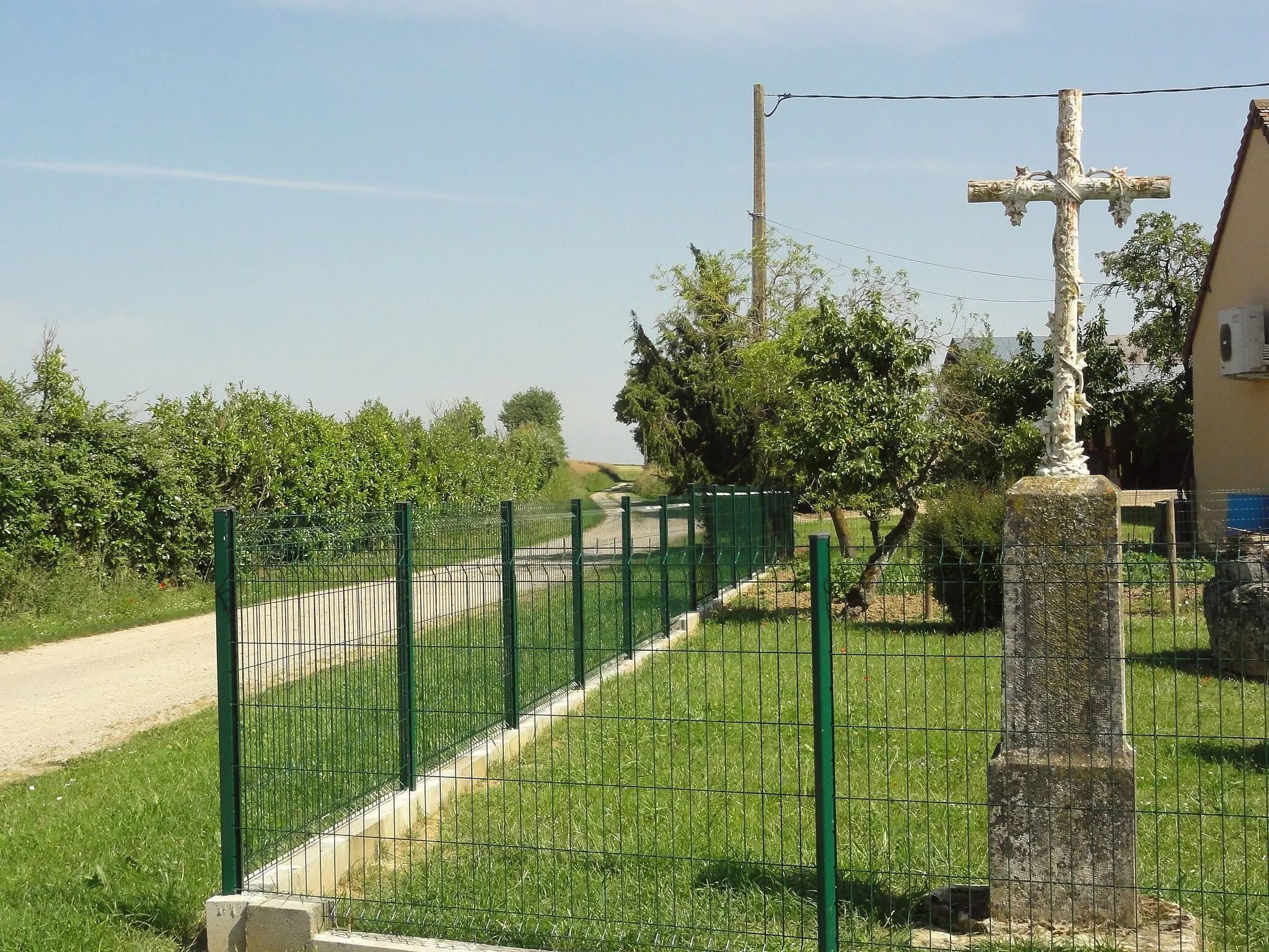 Photo showing: Courgains (Sarthe) croix à La Croix de Courgains