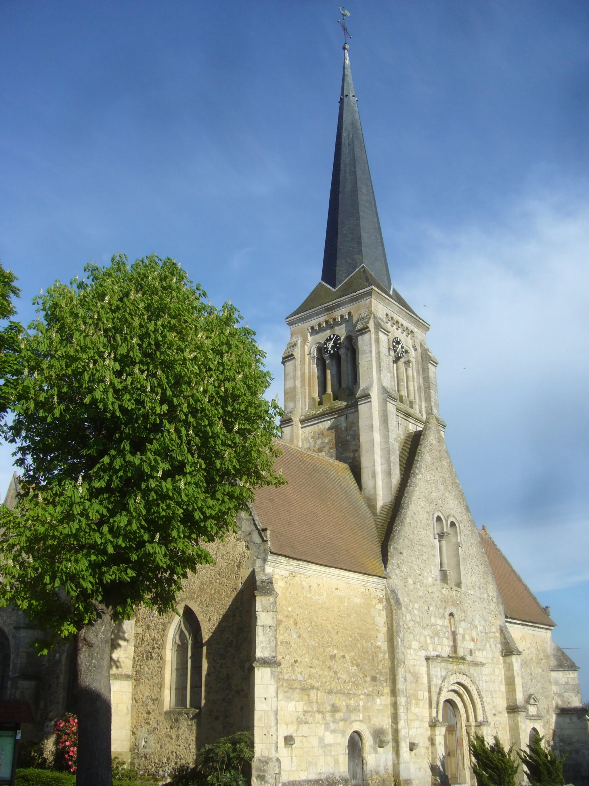 Photo showing: This building is indexed in the base Mérimée, a database of architectural heritage maintained by the French Ministry of Culture, under the reference PA00109890 .