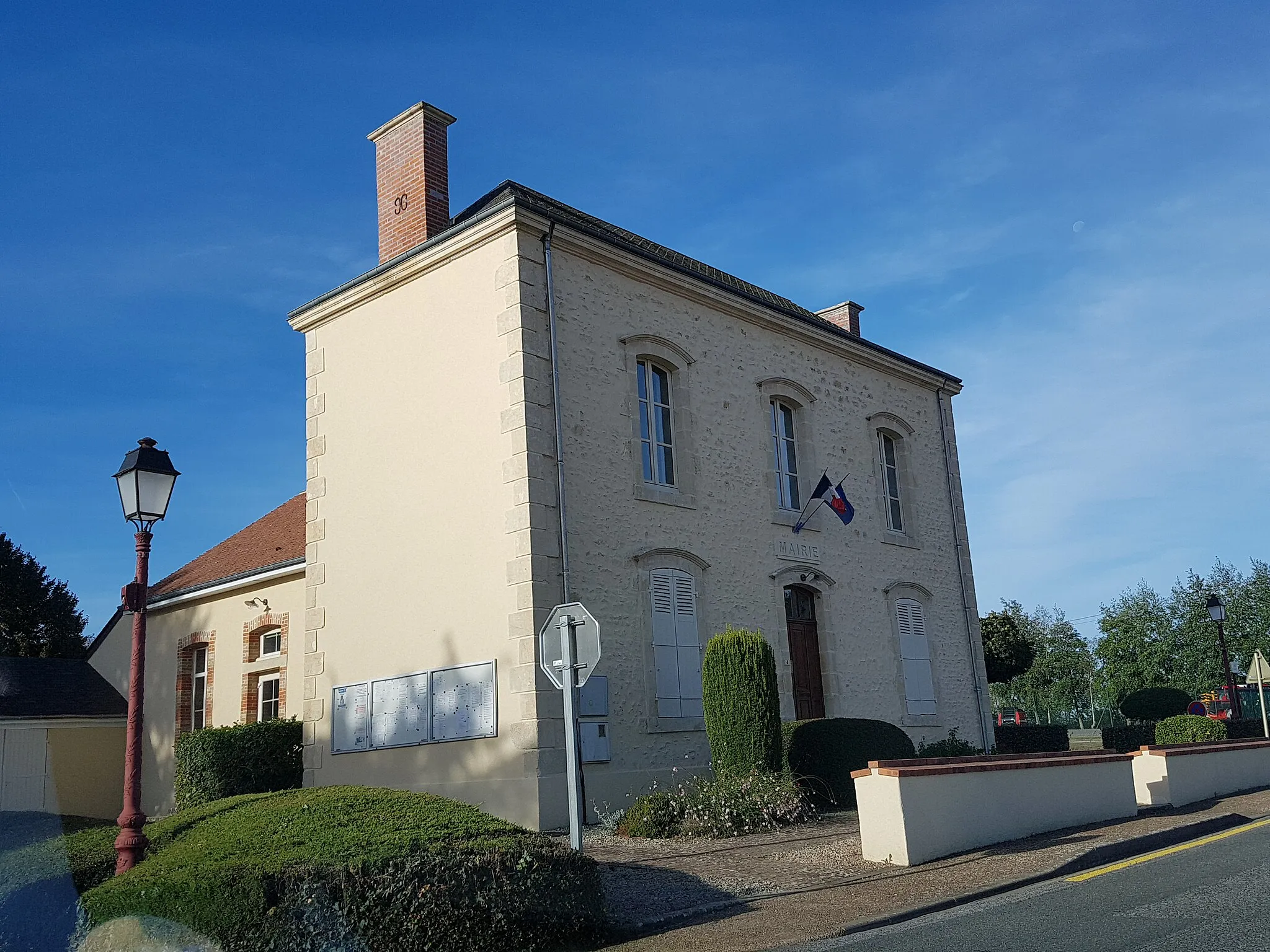 Photo showing: Mairie de Saint-Calez-en-Saosnois