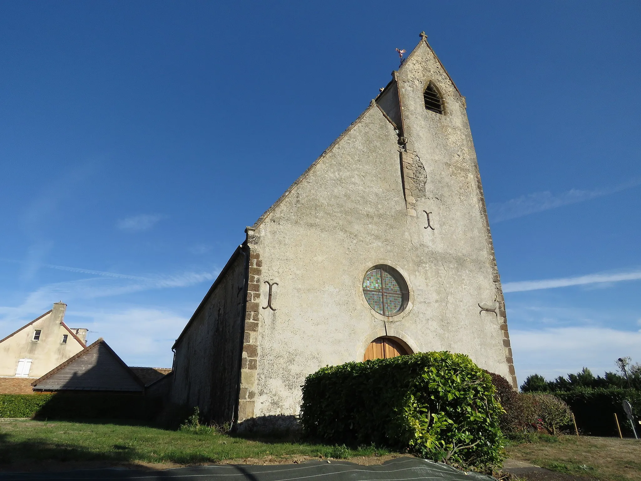 Photo showing: Eglise Saint-Hilaire vue de l'ouest.