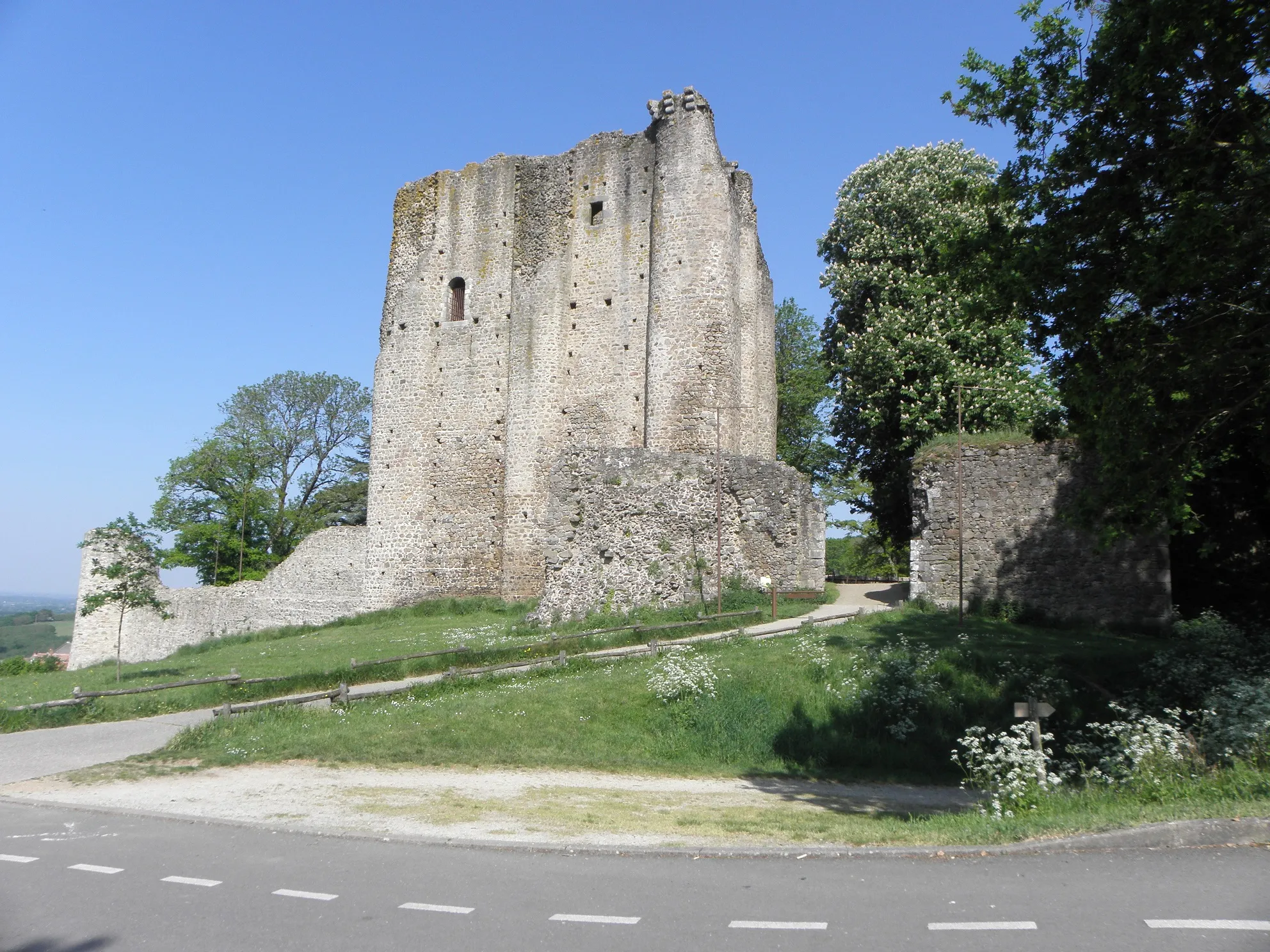 Photo showing: Château de Pouzauges (85).