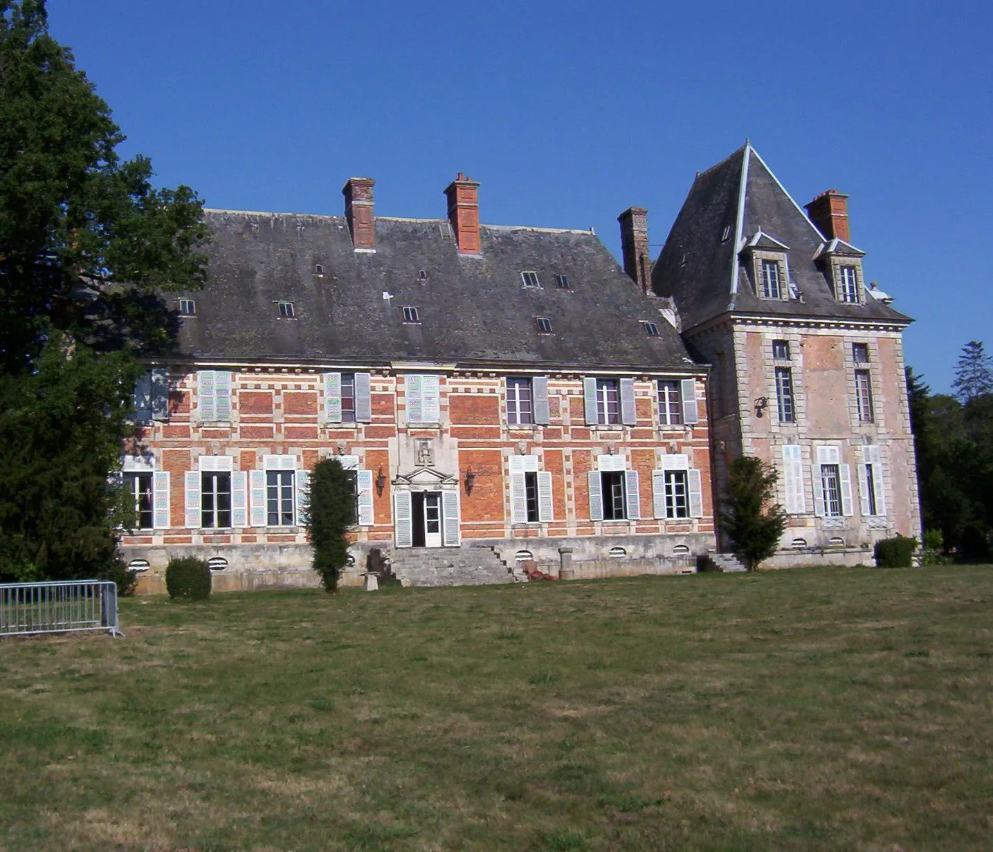 Photo showing: Château de Droué (vue Ouest)