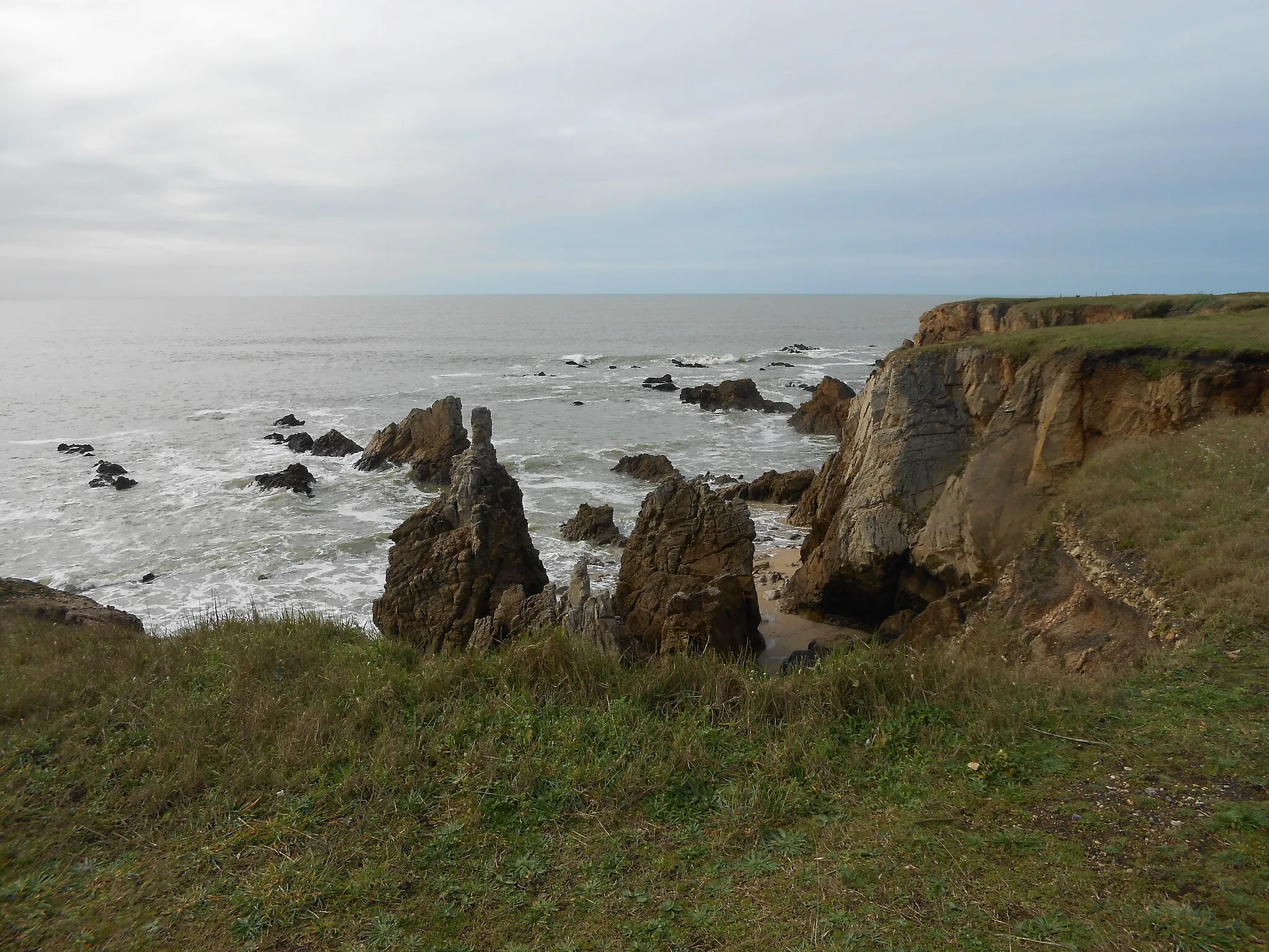 Photo showing: The wild shore next to Le Pouliguen (France)