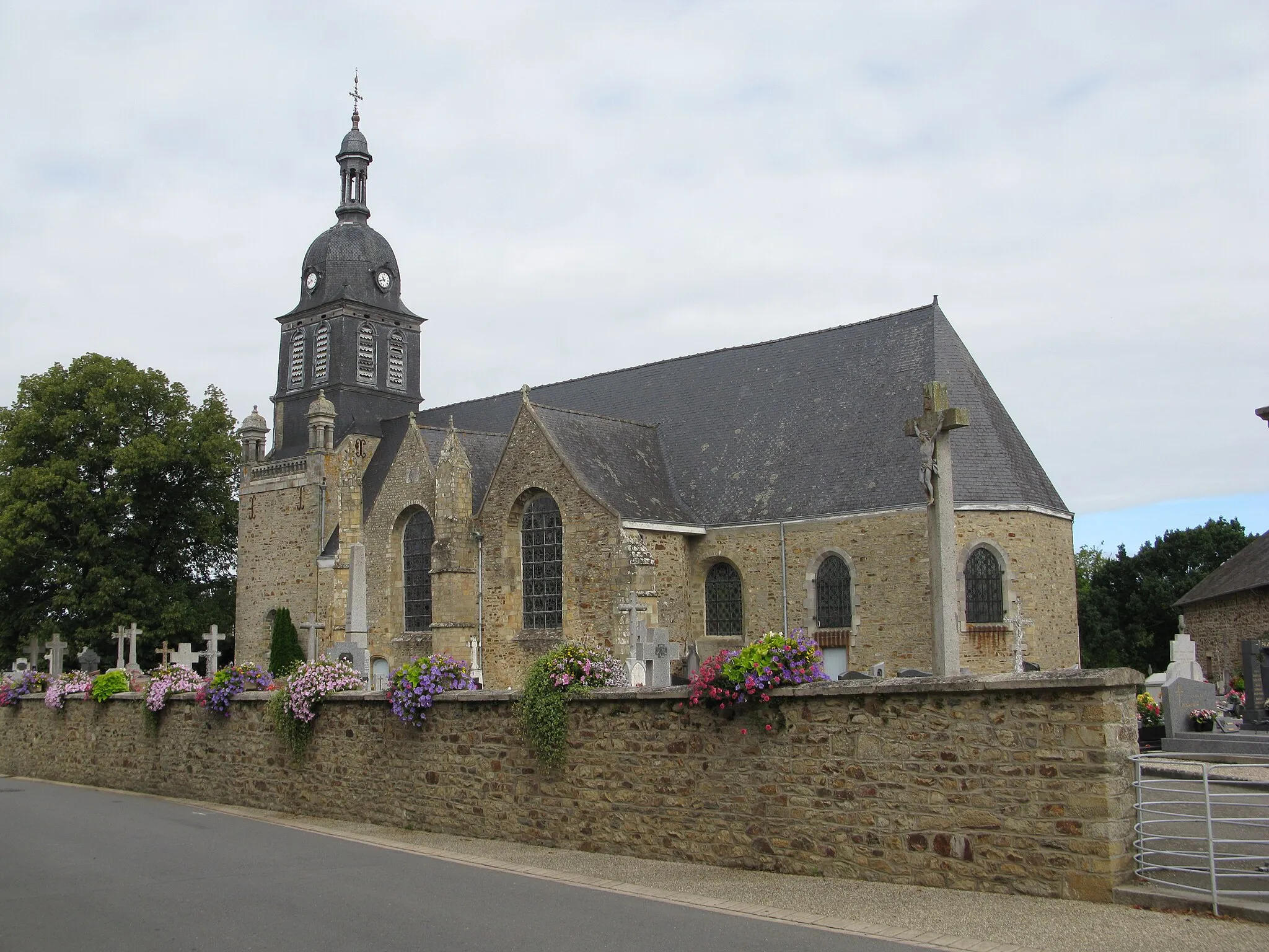 Photo showing: Église Saint-Pierre d'Availles-sur-Seiche