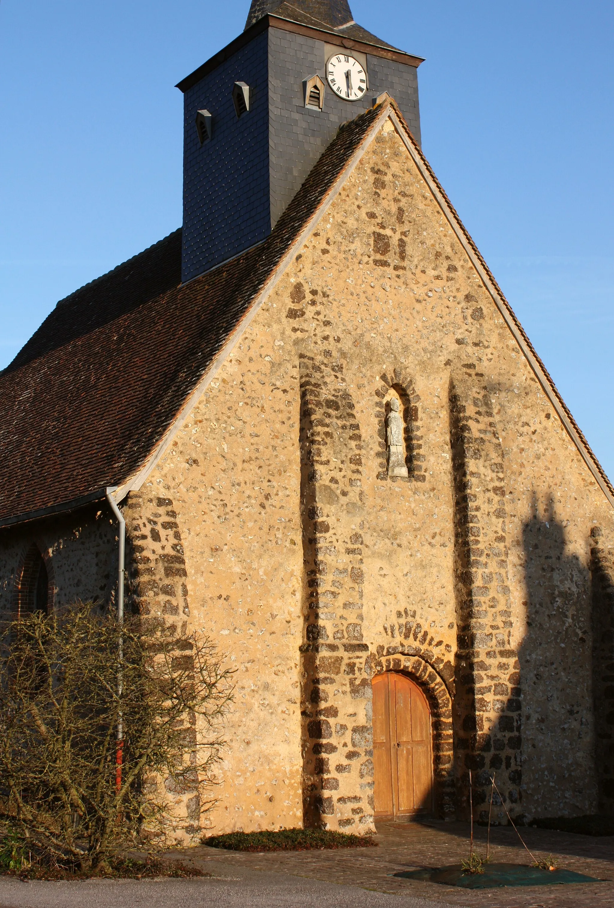 Photo showing: Church of Our Lady, Chapelle-Guillaume, Eure-et-Loir, France