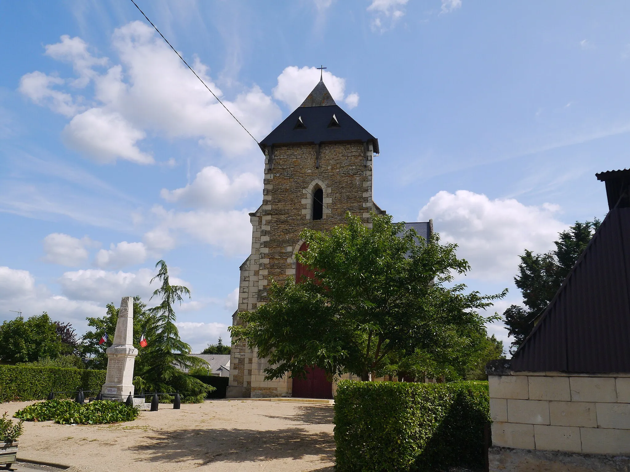 Photo showing: L'église Saint-Just de Saint-Just-sur-Dive (Maine-et-Loire, France).