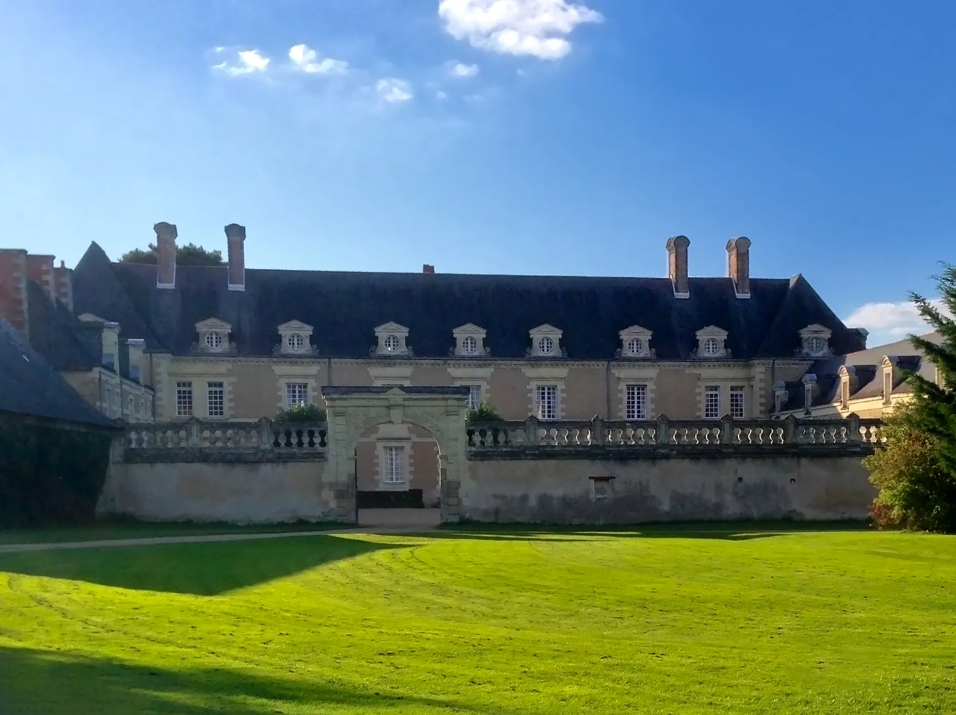 Photo showing: This building is indexed in the base Mérimée, a database of architectural heritage maintained by the French Ministry of Culture, under the reference PA00108575 .